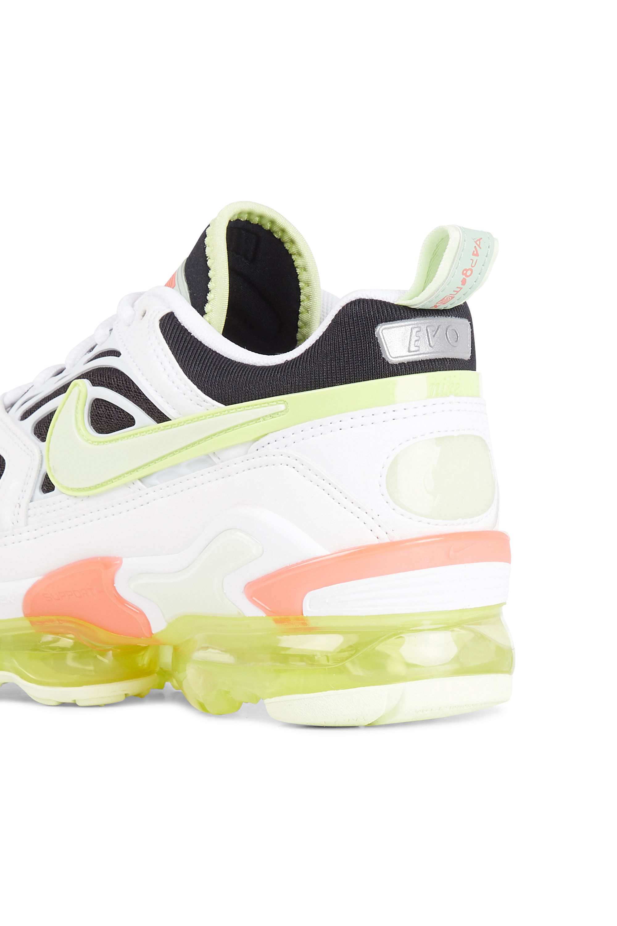 basket nike noir et blanche femme