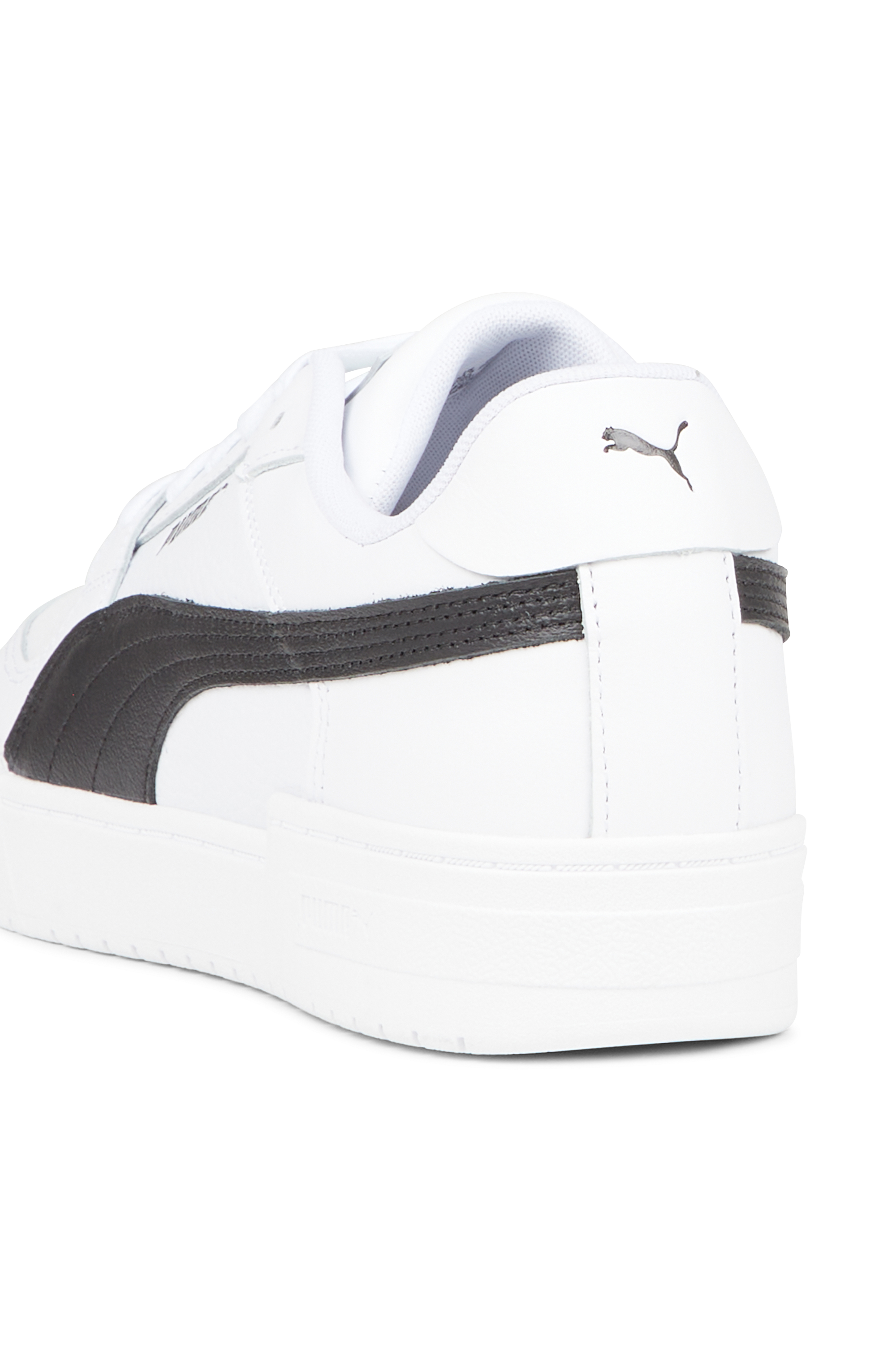 puma blanche et argent