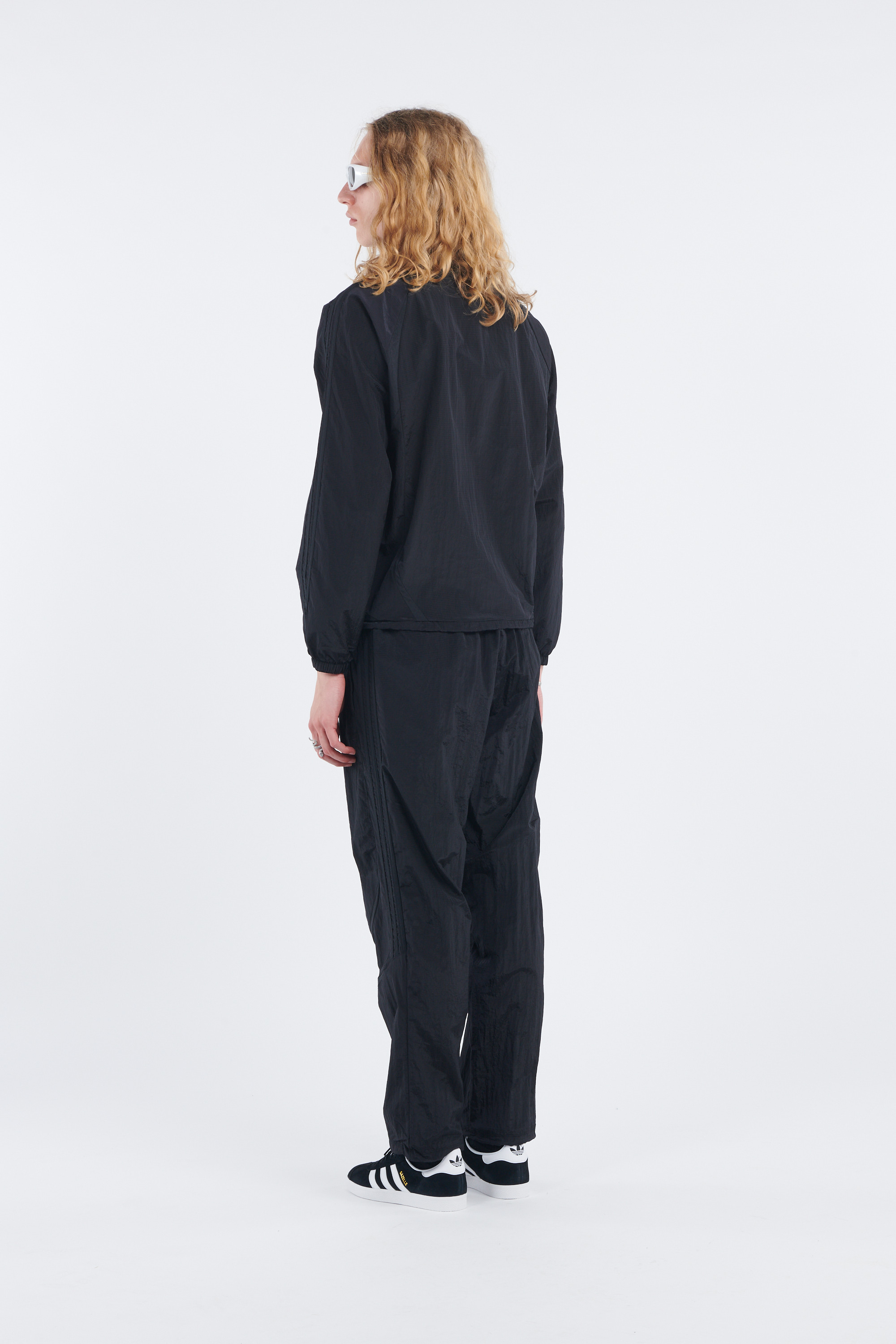 Low-top sneakers Black