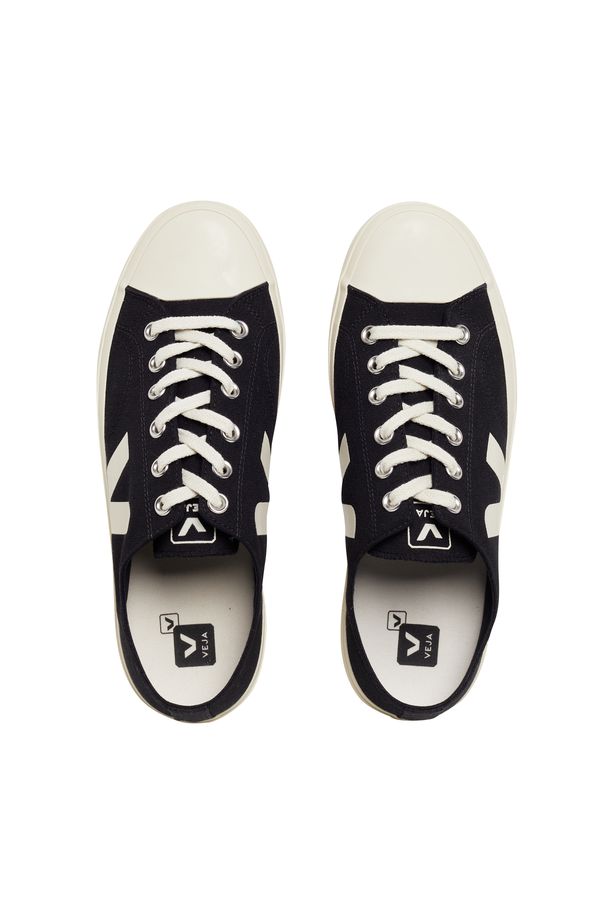 basket veja noir et doré