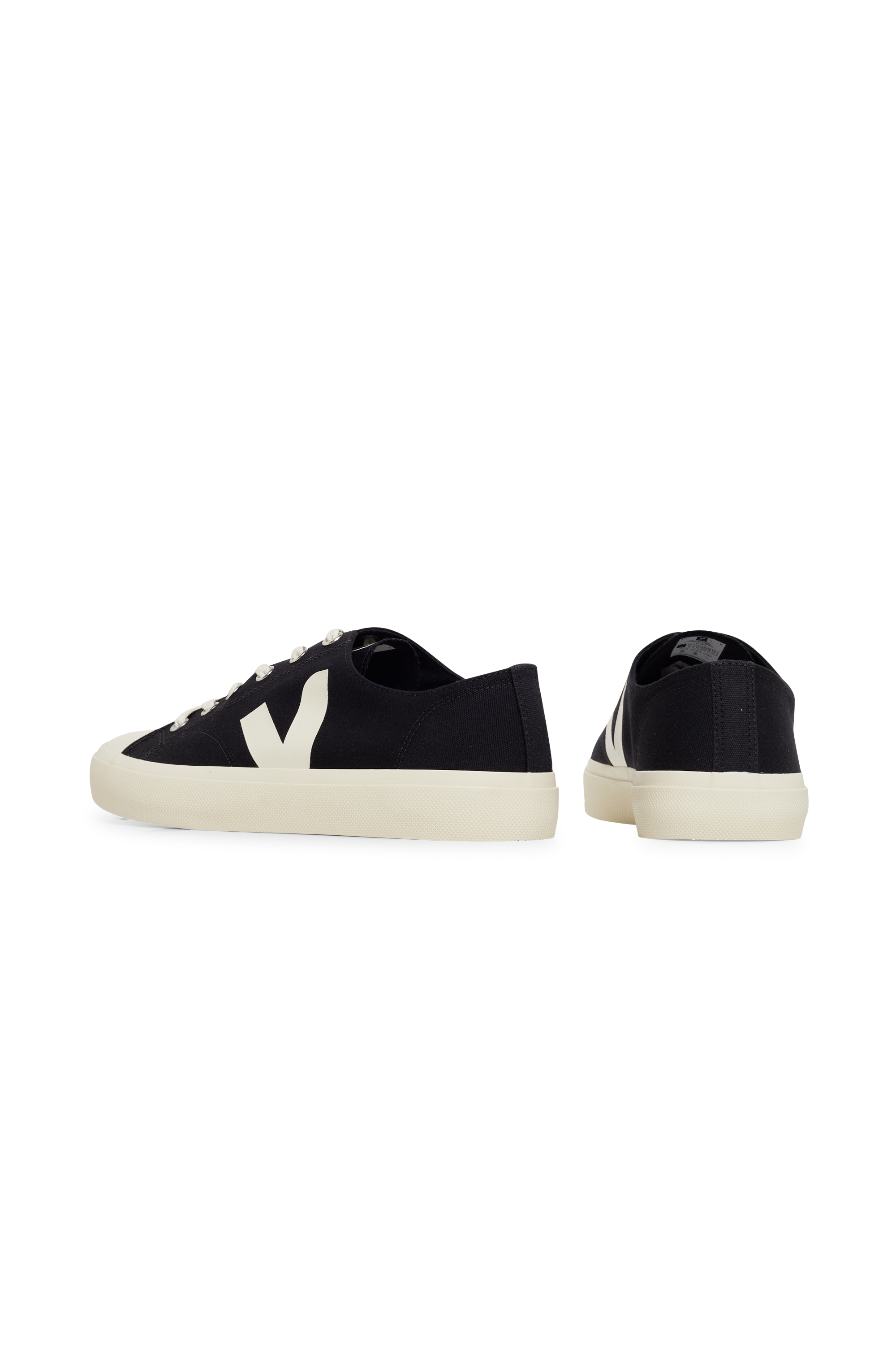veja cuir noir femme