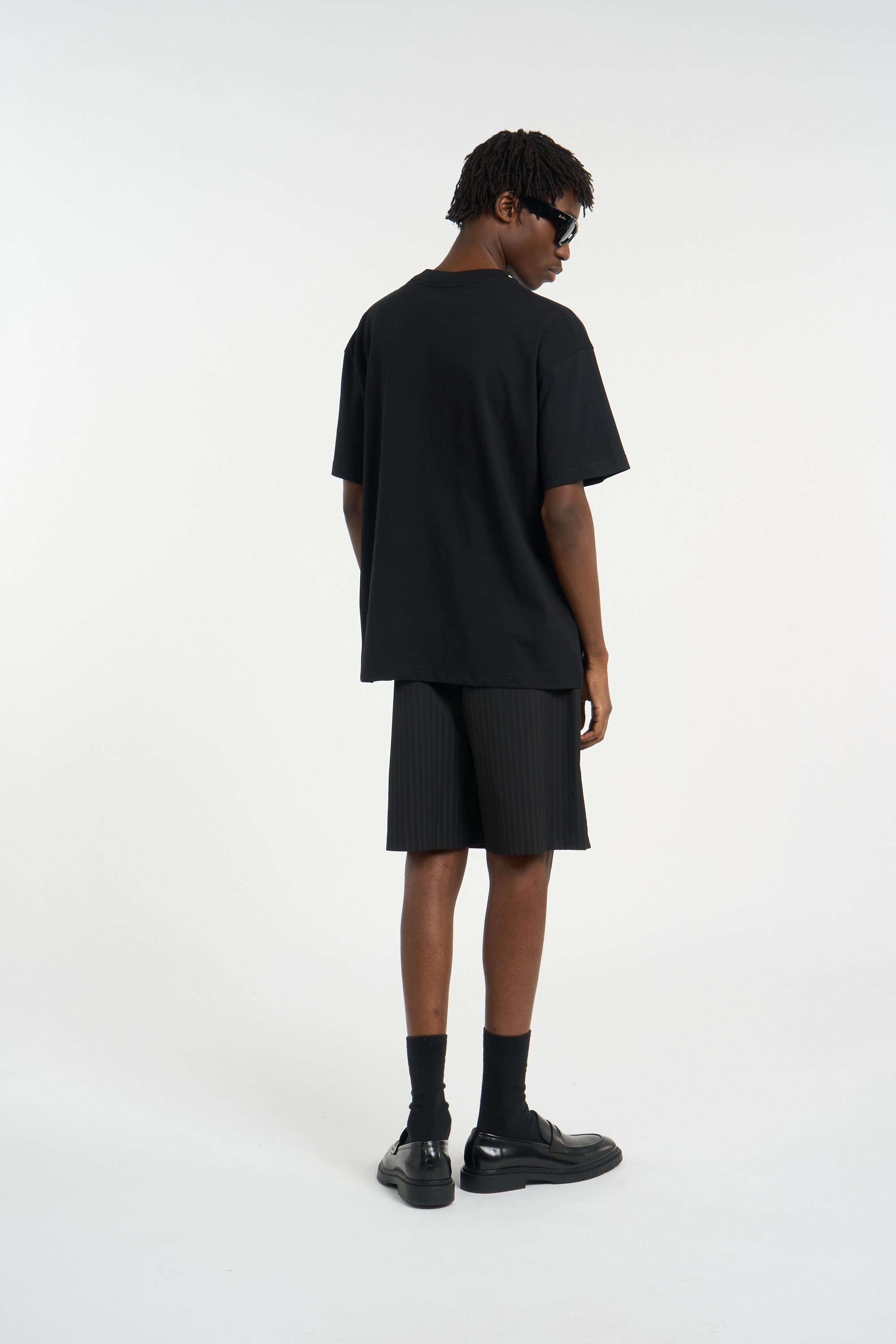 Regular-fit round-neck cotton T-shirt | Black PLEASURES Men