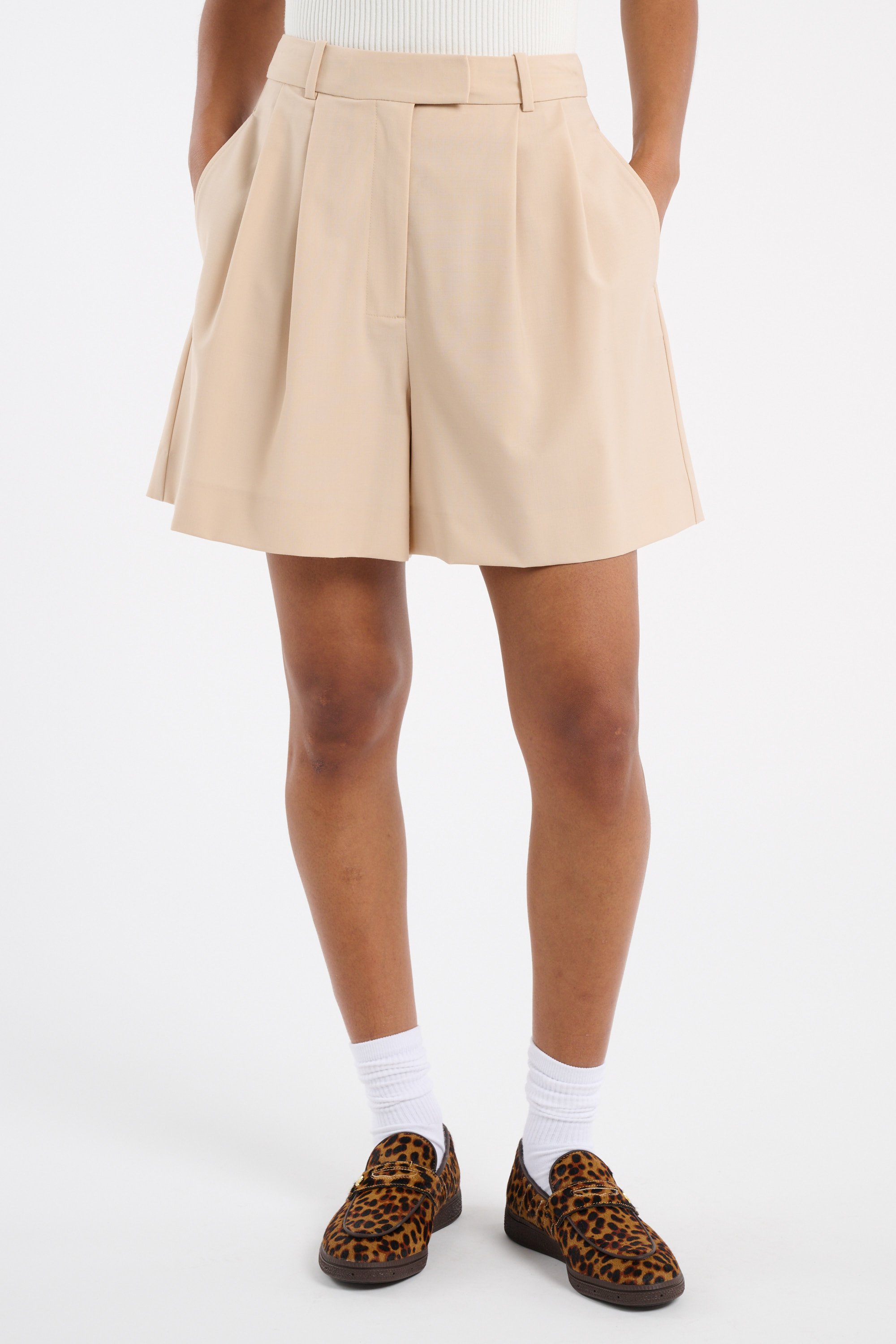 Short Beige