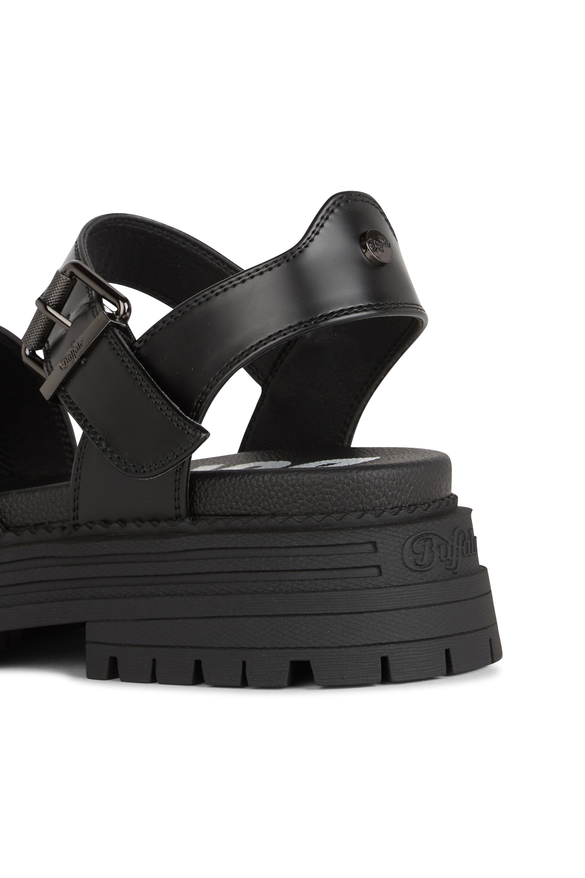 Flat furry sheepskin sandals Black