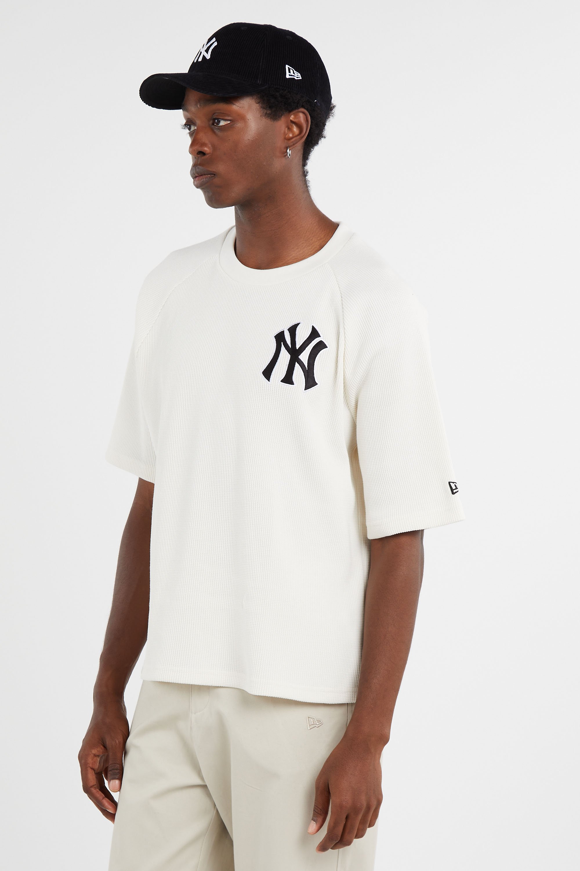 NEW ERA T-shirt Beige