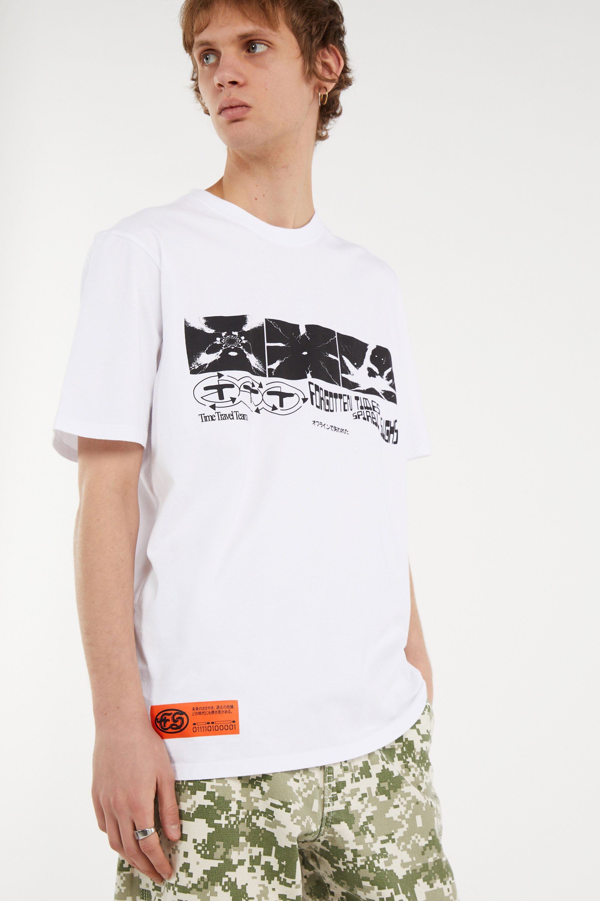 T-shirt White
