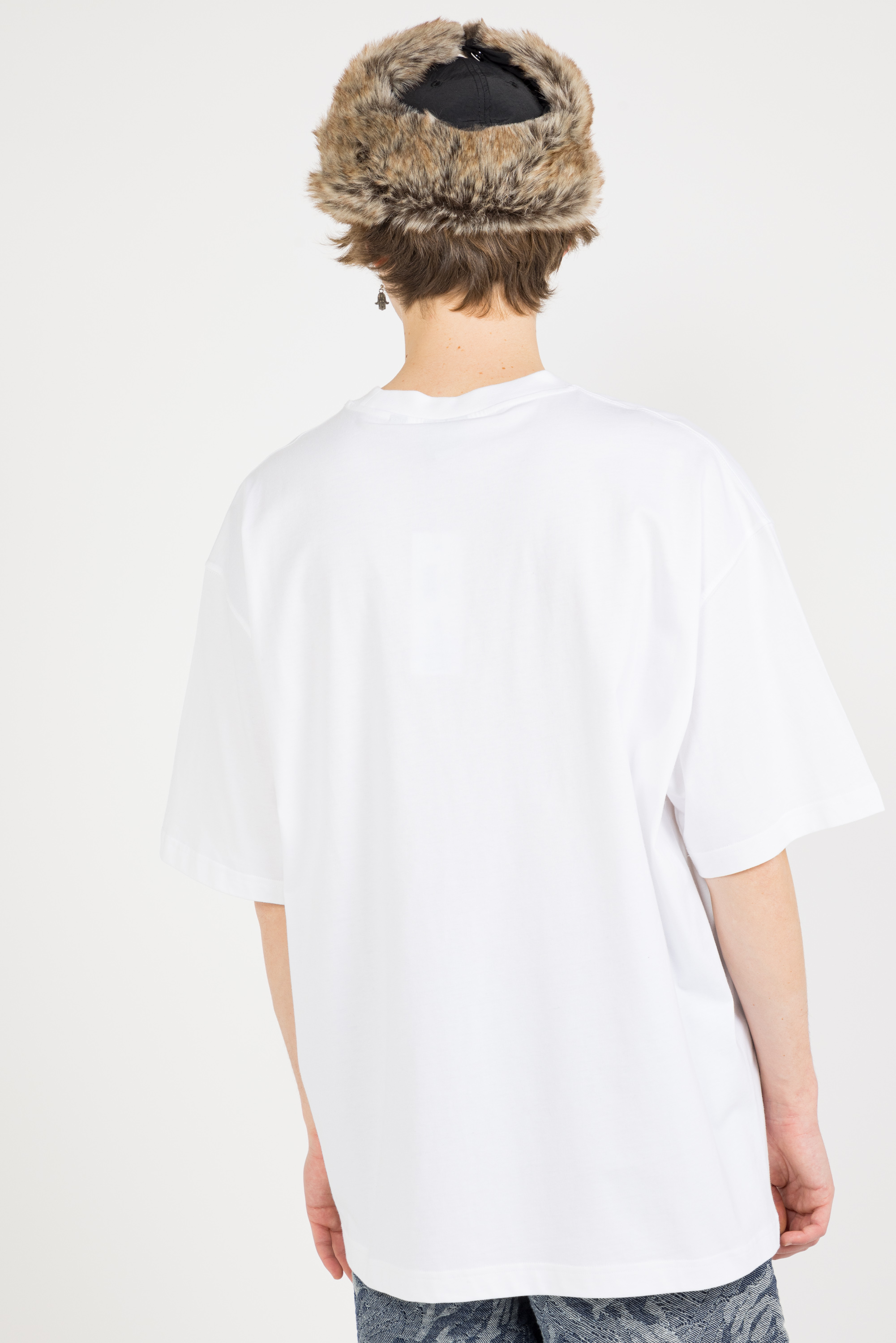 T-shirt White