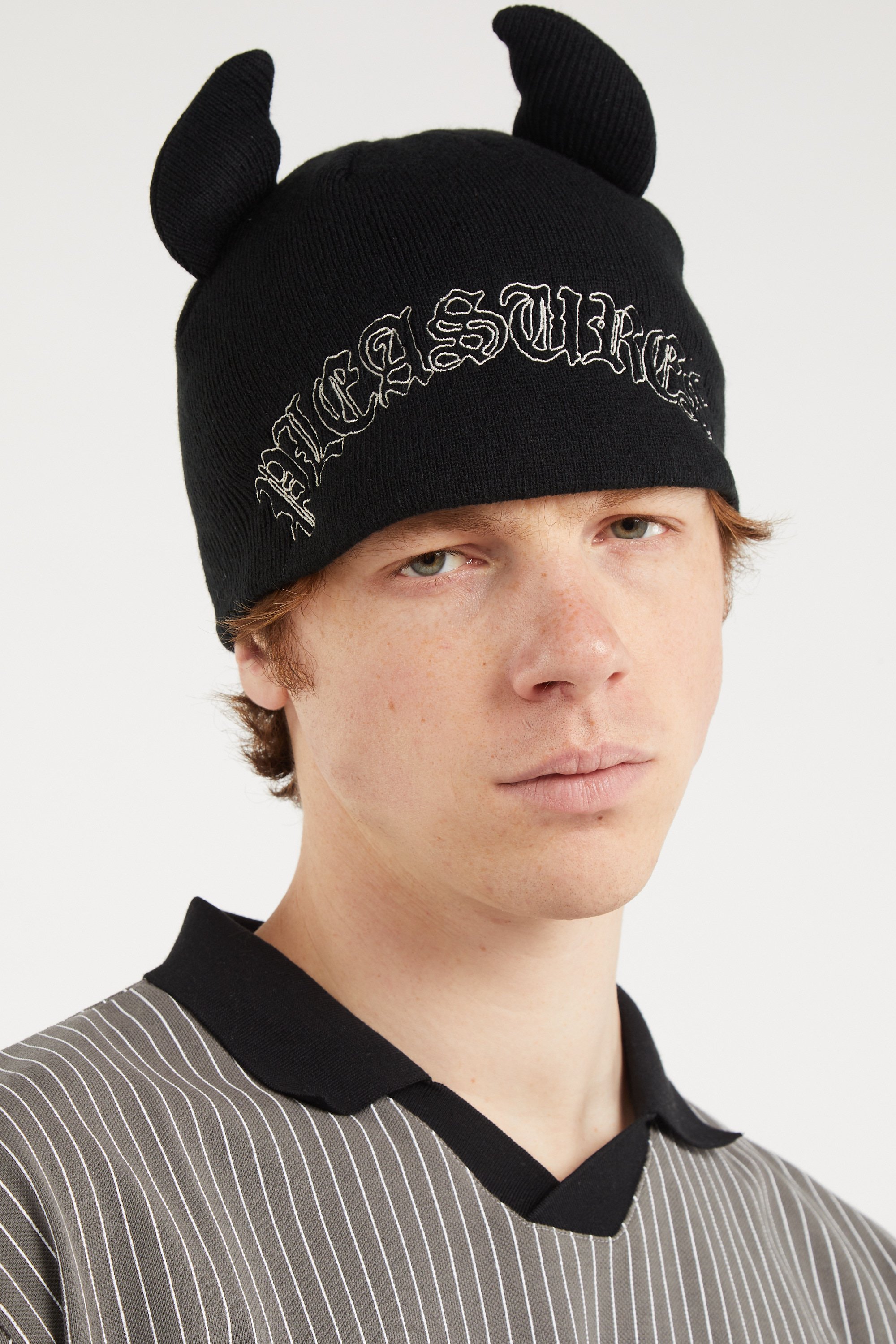 Bonnet PLEASURES Noir