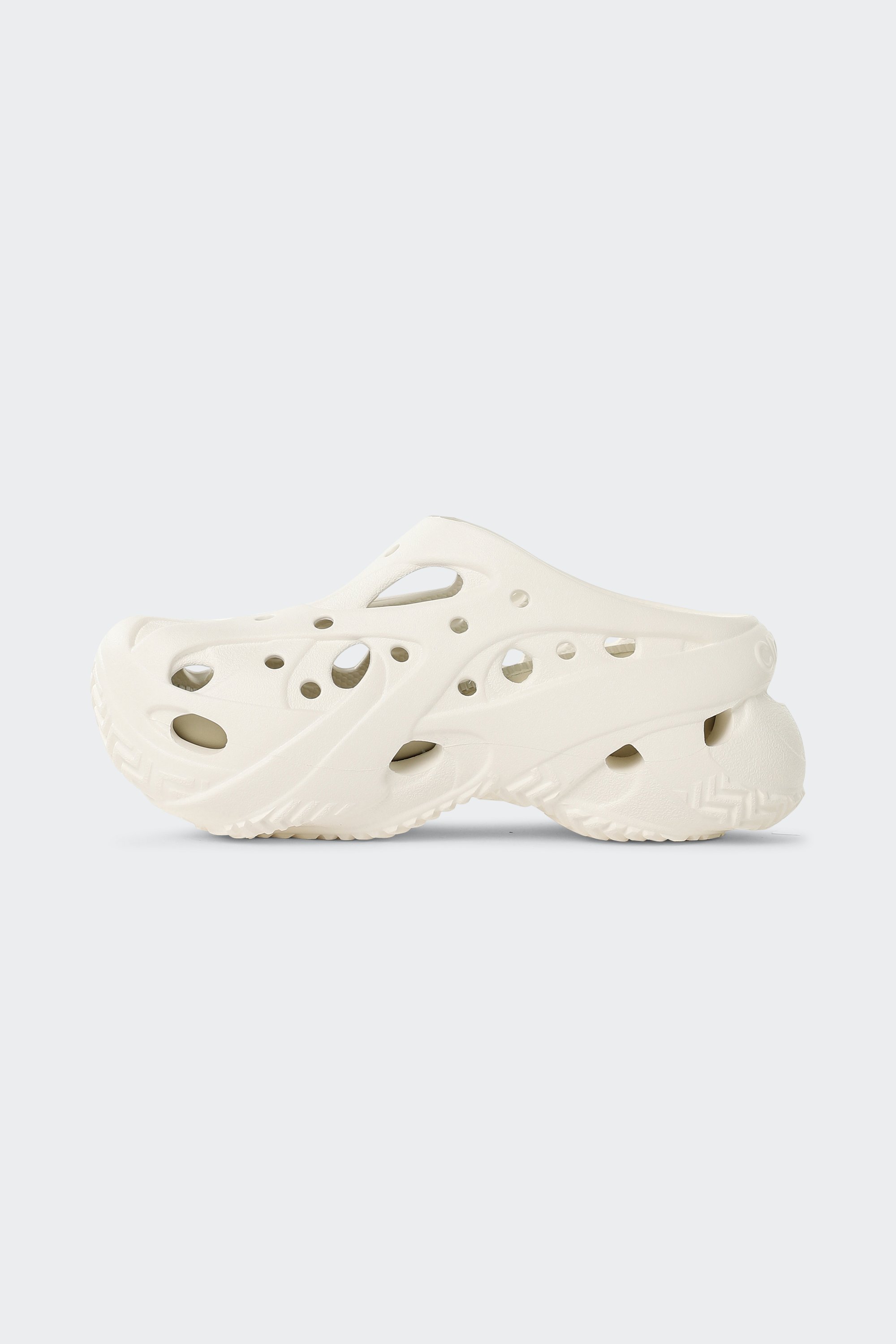 Slippers | White by CROCS Slippers White