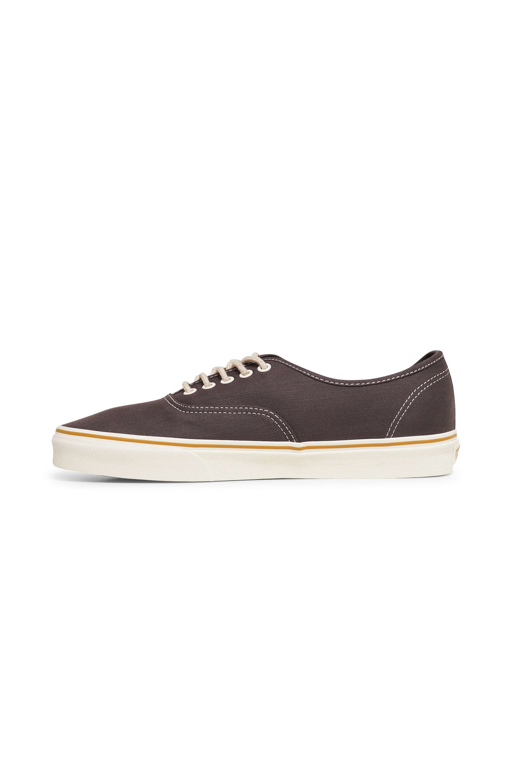 Low-top sneakers Brown