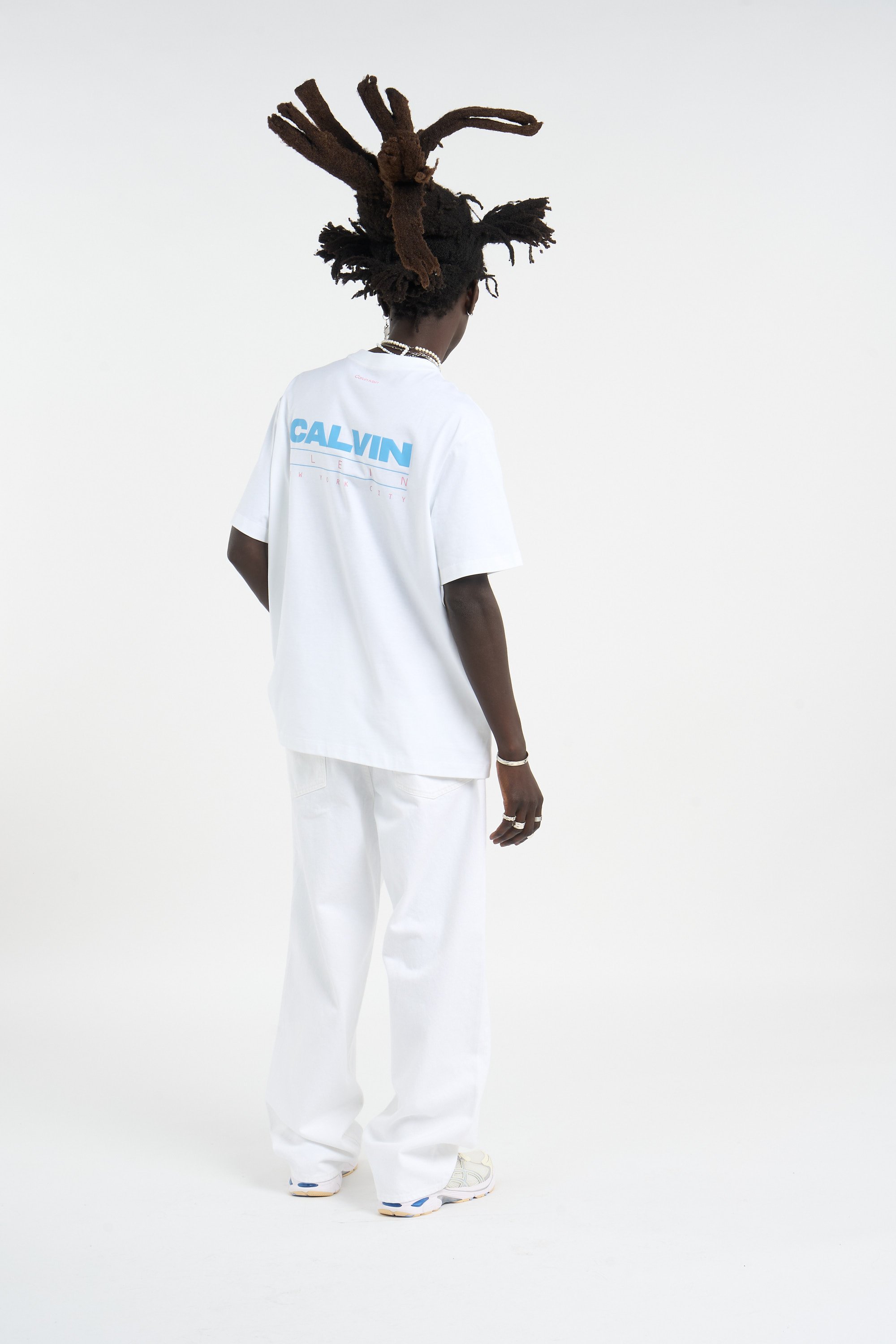 Regular-fit round-neck cotton T-shirt | White CALVIN KLEIN Men