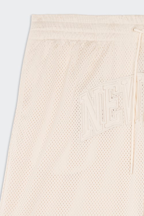 NEW ERA Shorts Beige