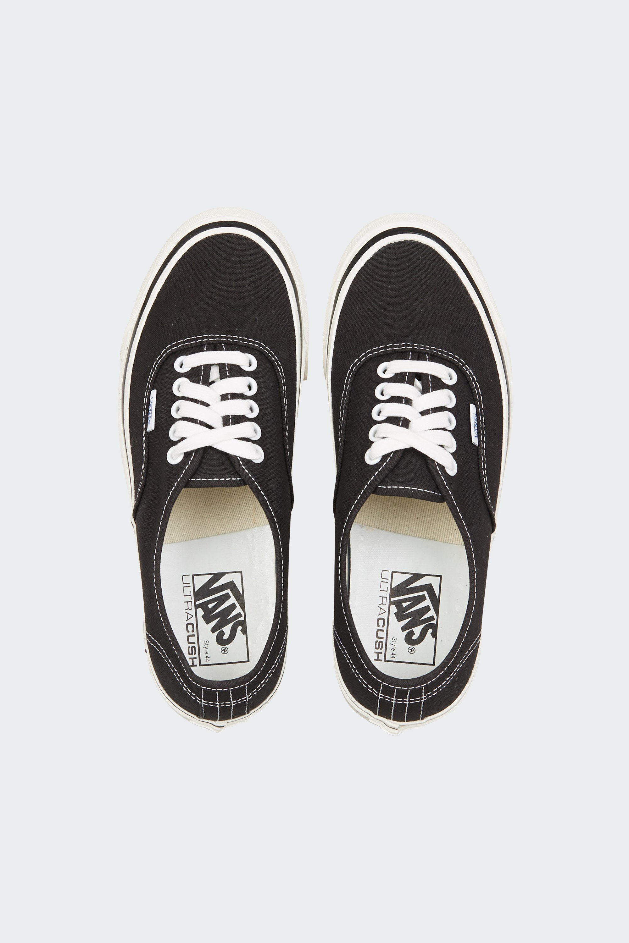 Baskets basses | Noir by VANS Baskets basses Noir