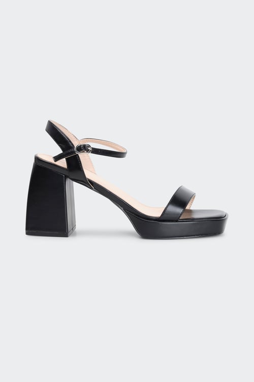 Vanessa Wu - Sandales - Taille 38 Vanessa Wu - Sandales - Taille 38