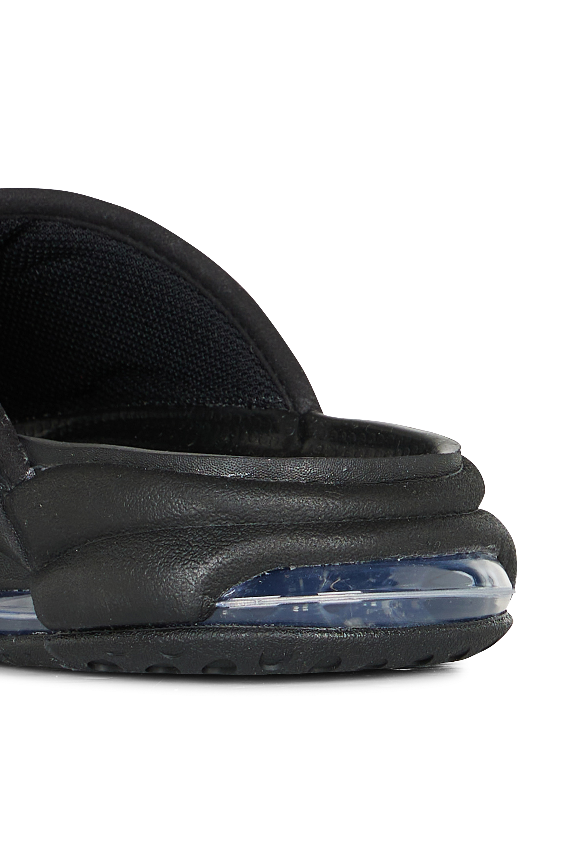 claquettes nike blanche