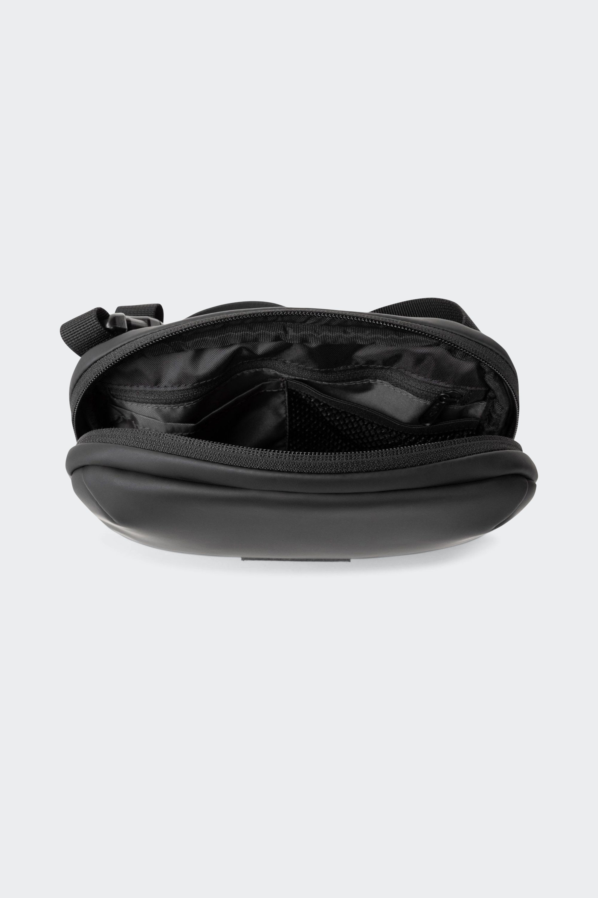 Sac bandoulière | Noir by EASTPAK Sac bandoulière Noir