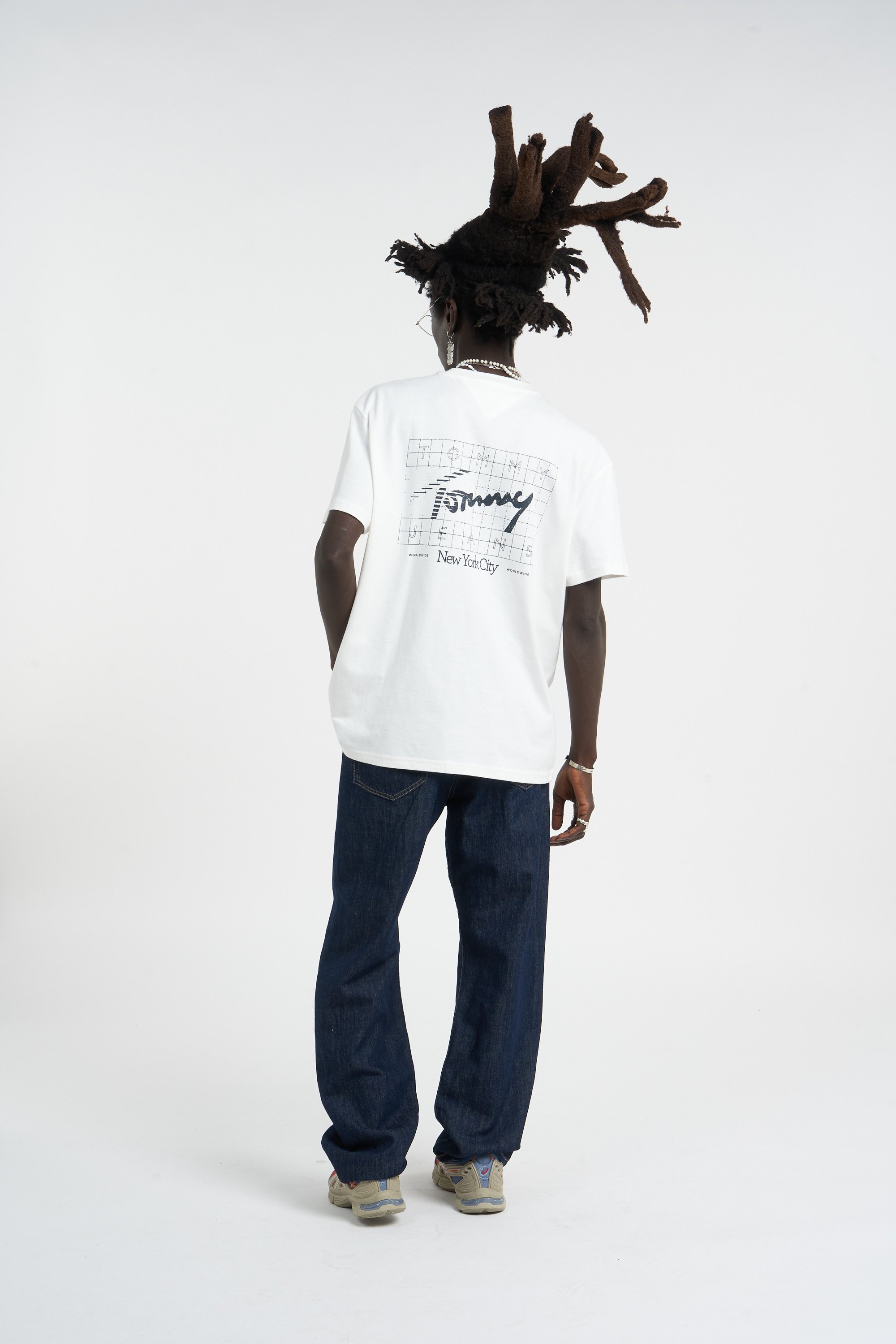 Regular-fit round-neck cotton T-shirt | White TOMMY JEANS Men
