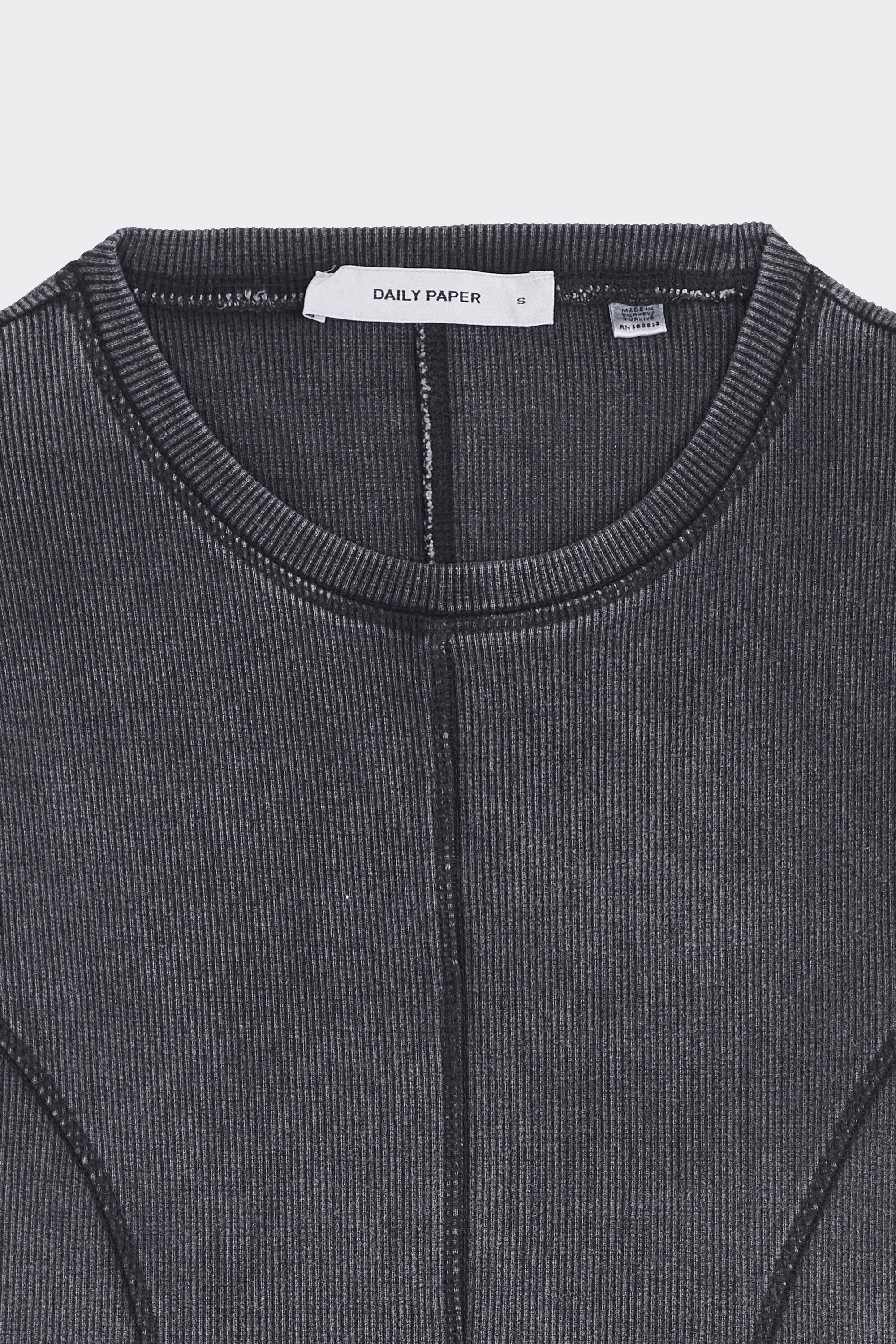 T-shirt | Black by DAILY PAPER T-shirt Black