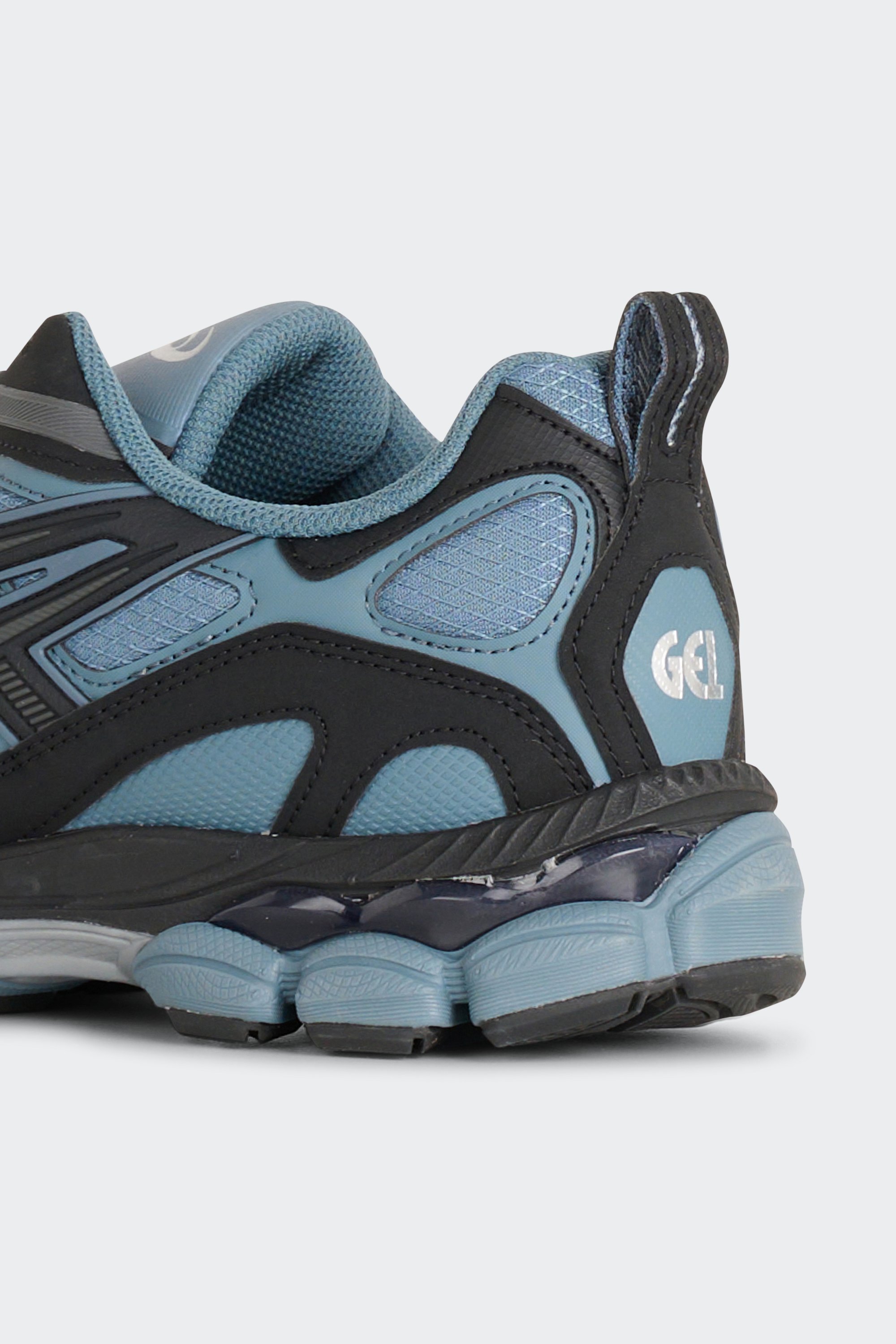 Baskets | Noir by ASICS Baskets Noir