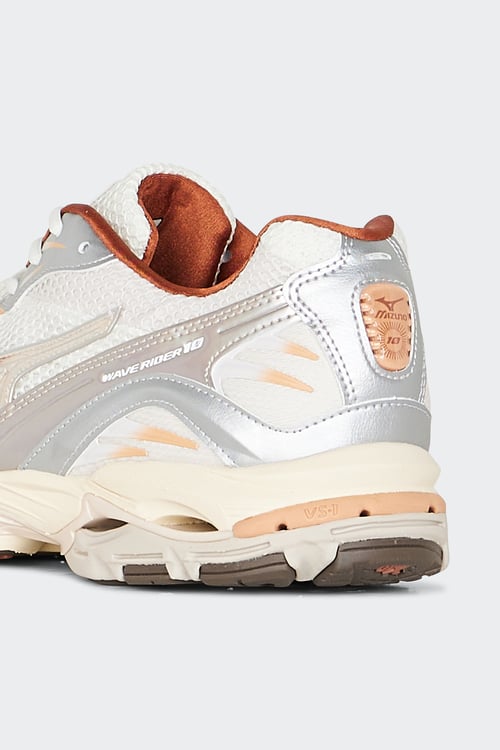 MIZUNO Baskets Orange