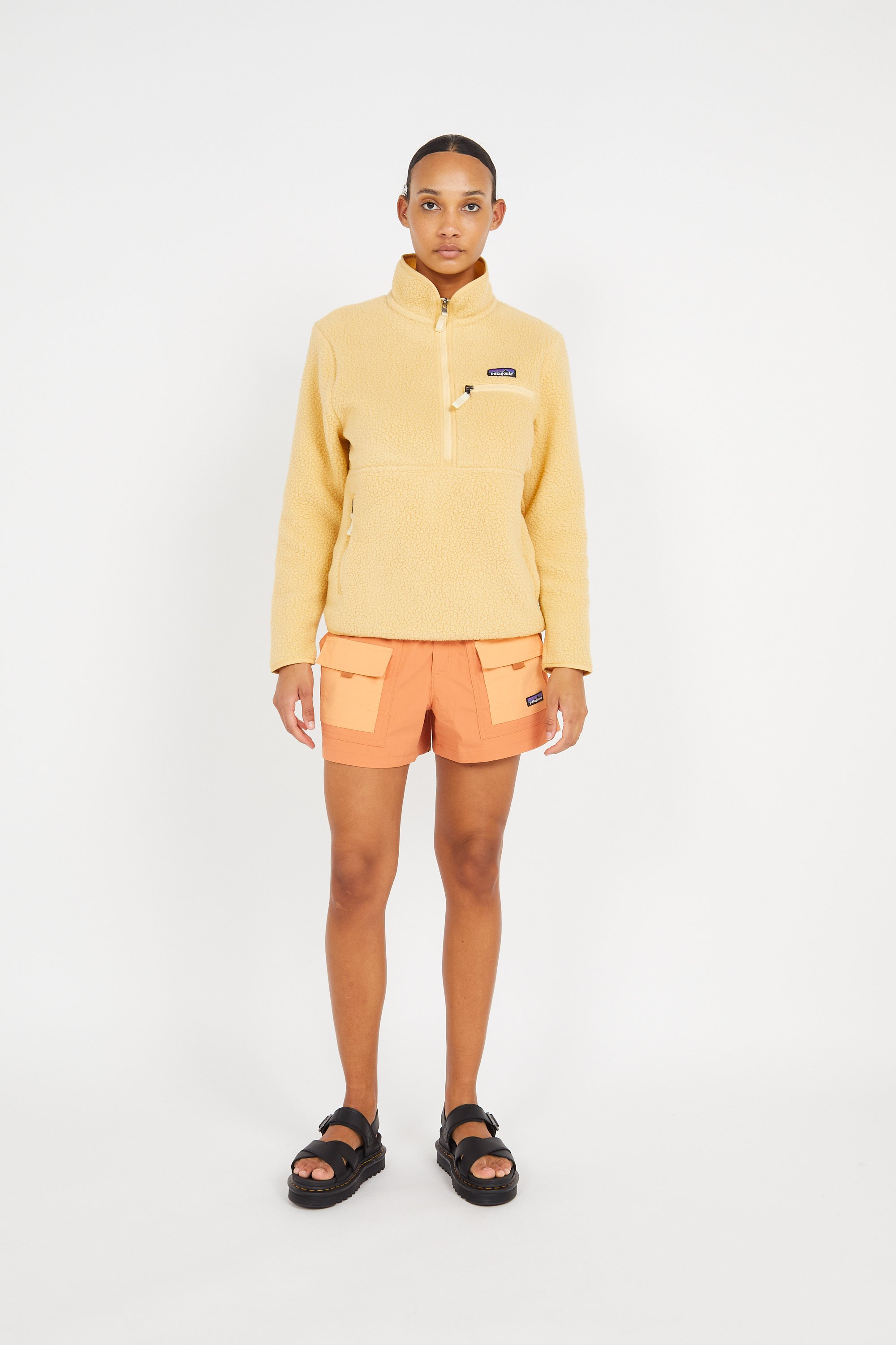 Flat furry sheepskin sandals Black