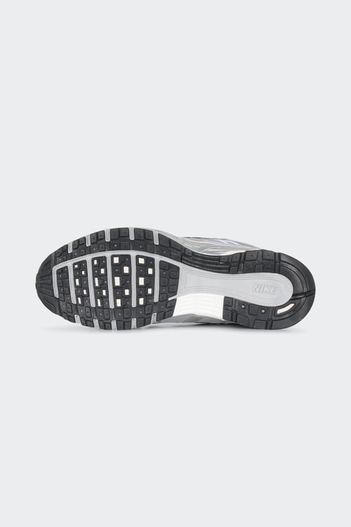 NIKE Baskets Gris