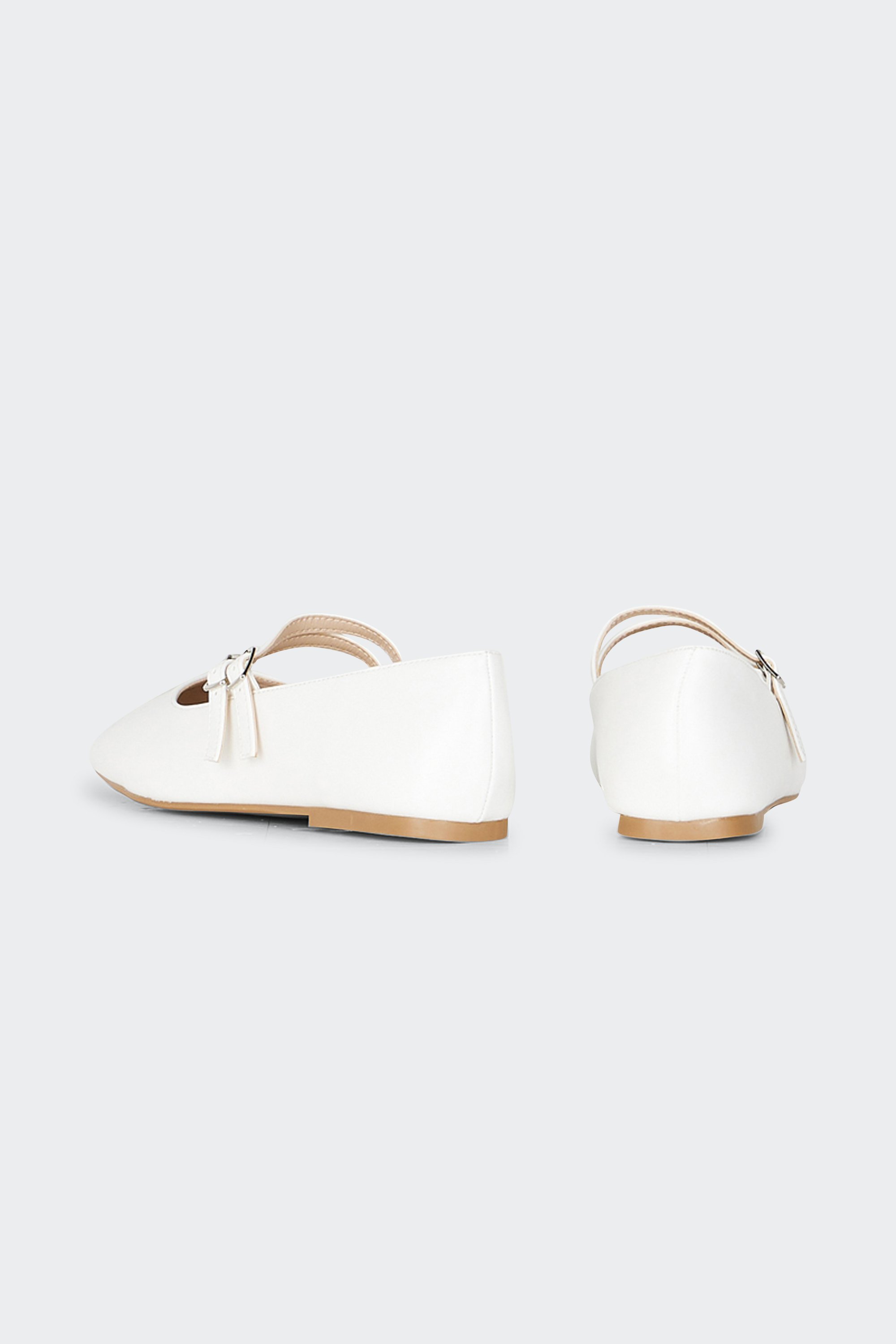 Ballet flats | White by VANESSA WU Ballet flats White