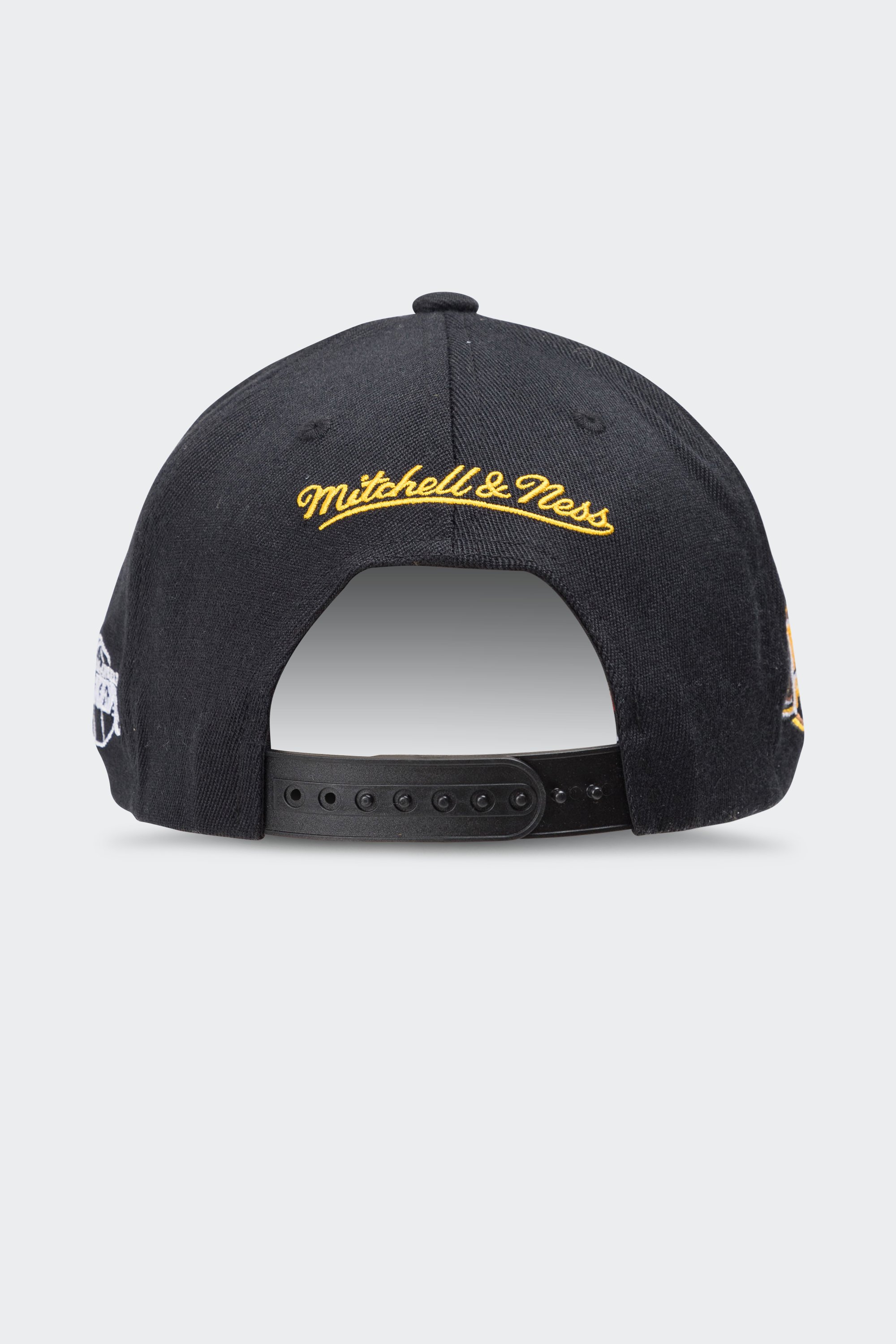 Cap | Black by MITCHELL & NESS Cap Black