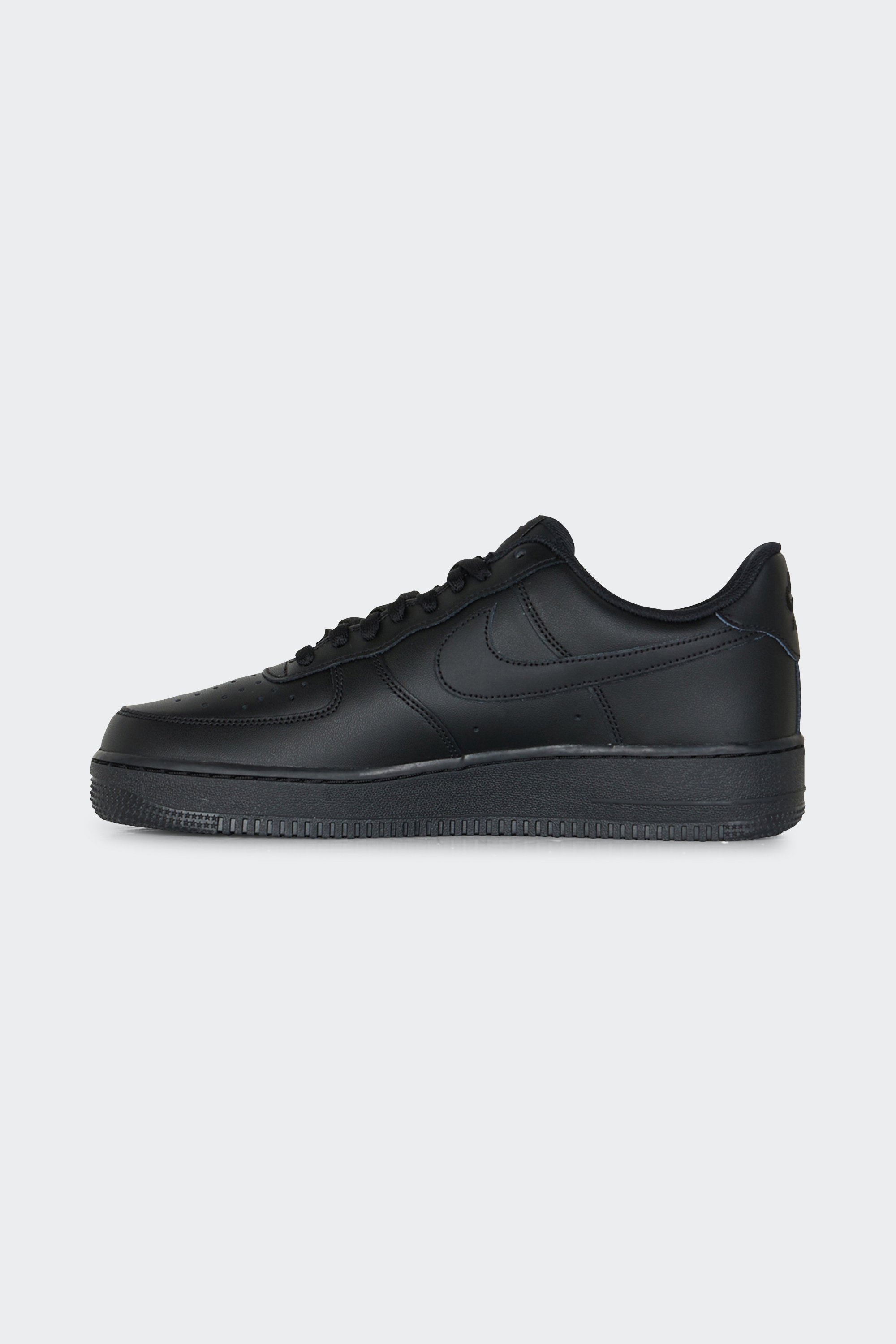 Baskets | Noir by NIKE Baskets Noir