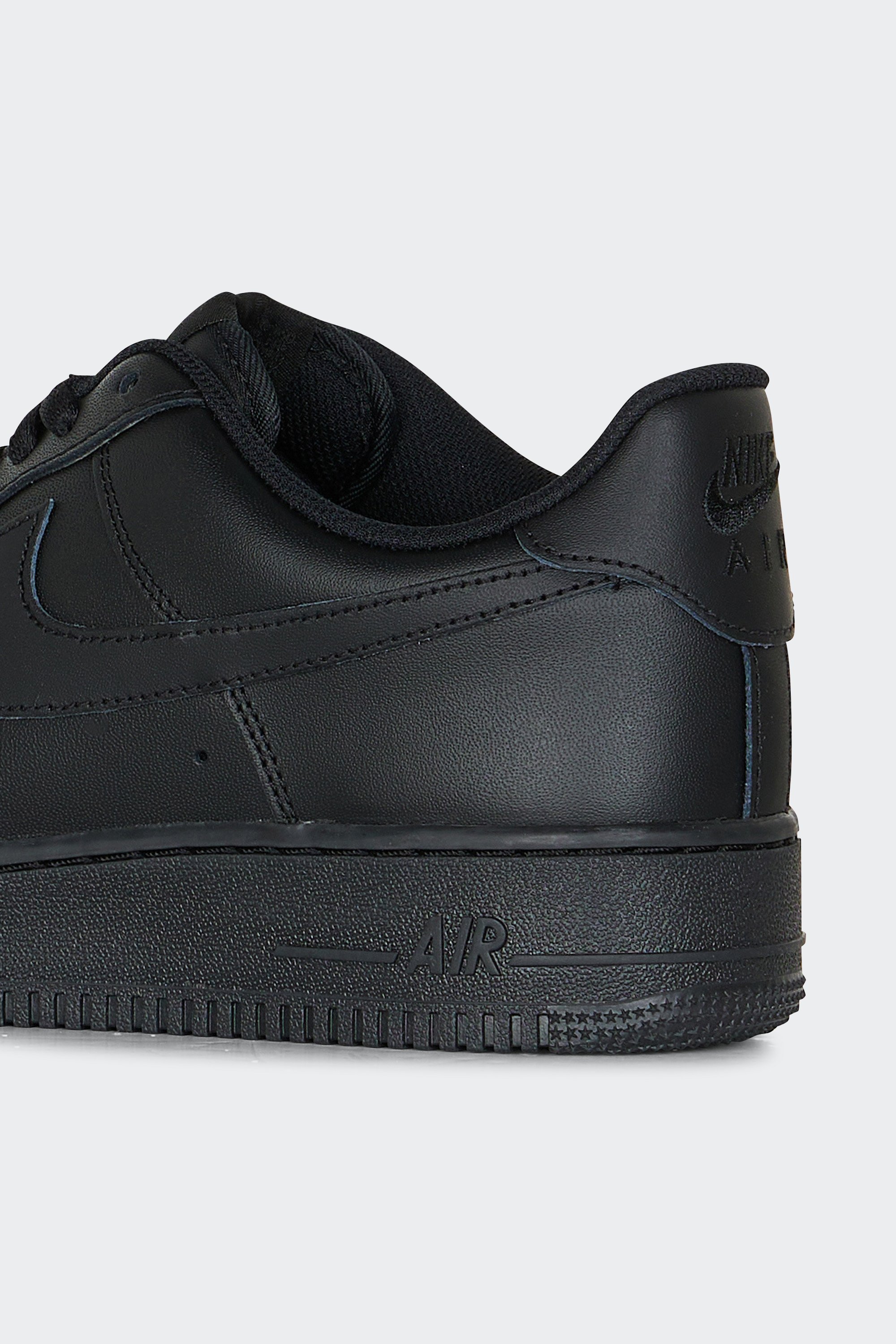 Baskets | Noir by NIKE Baskets Noir
