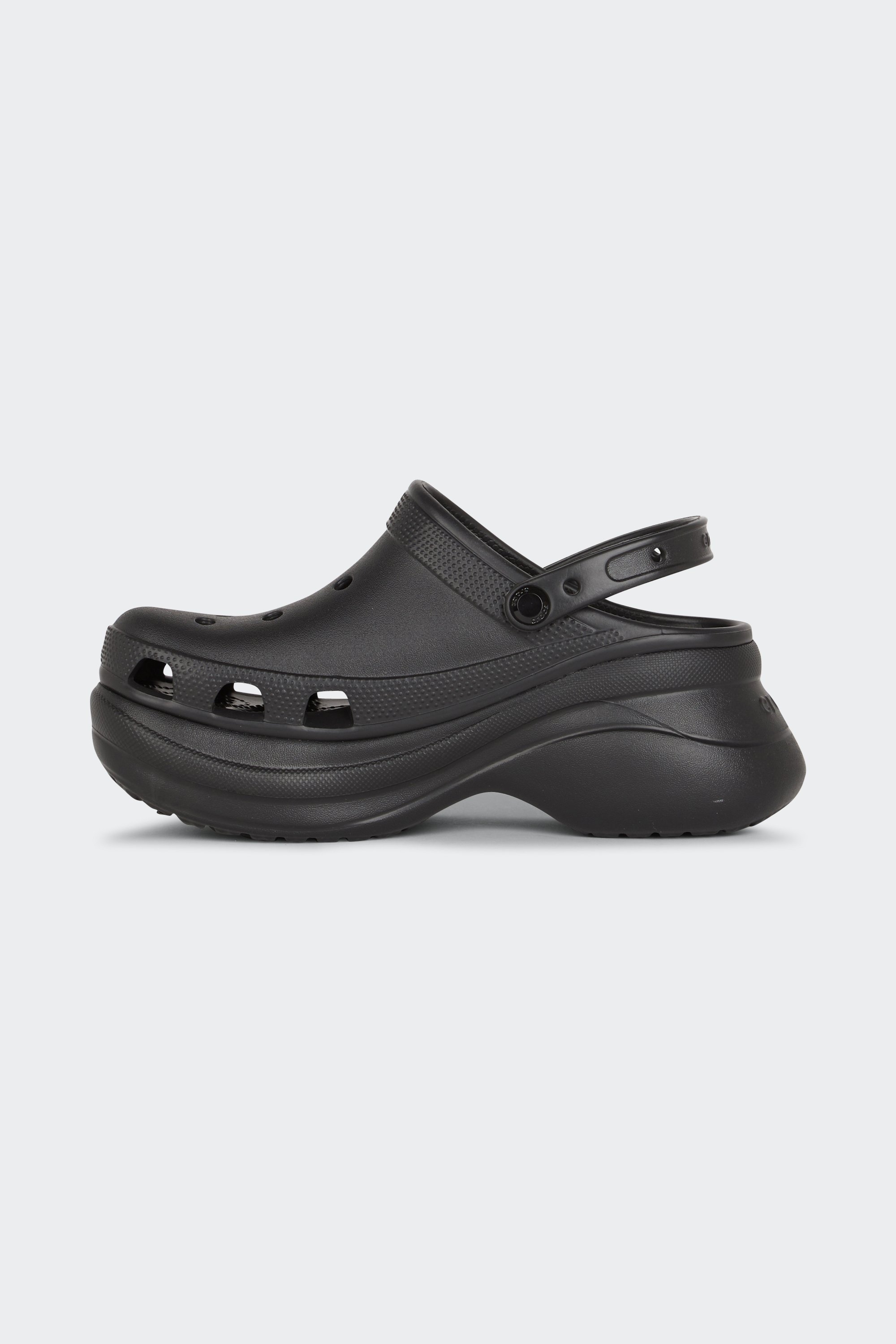 Flat furry sheepskin sandals | Black by CROCS Flat furry sheepskin sandals Black