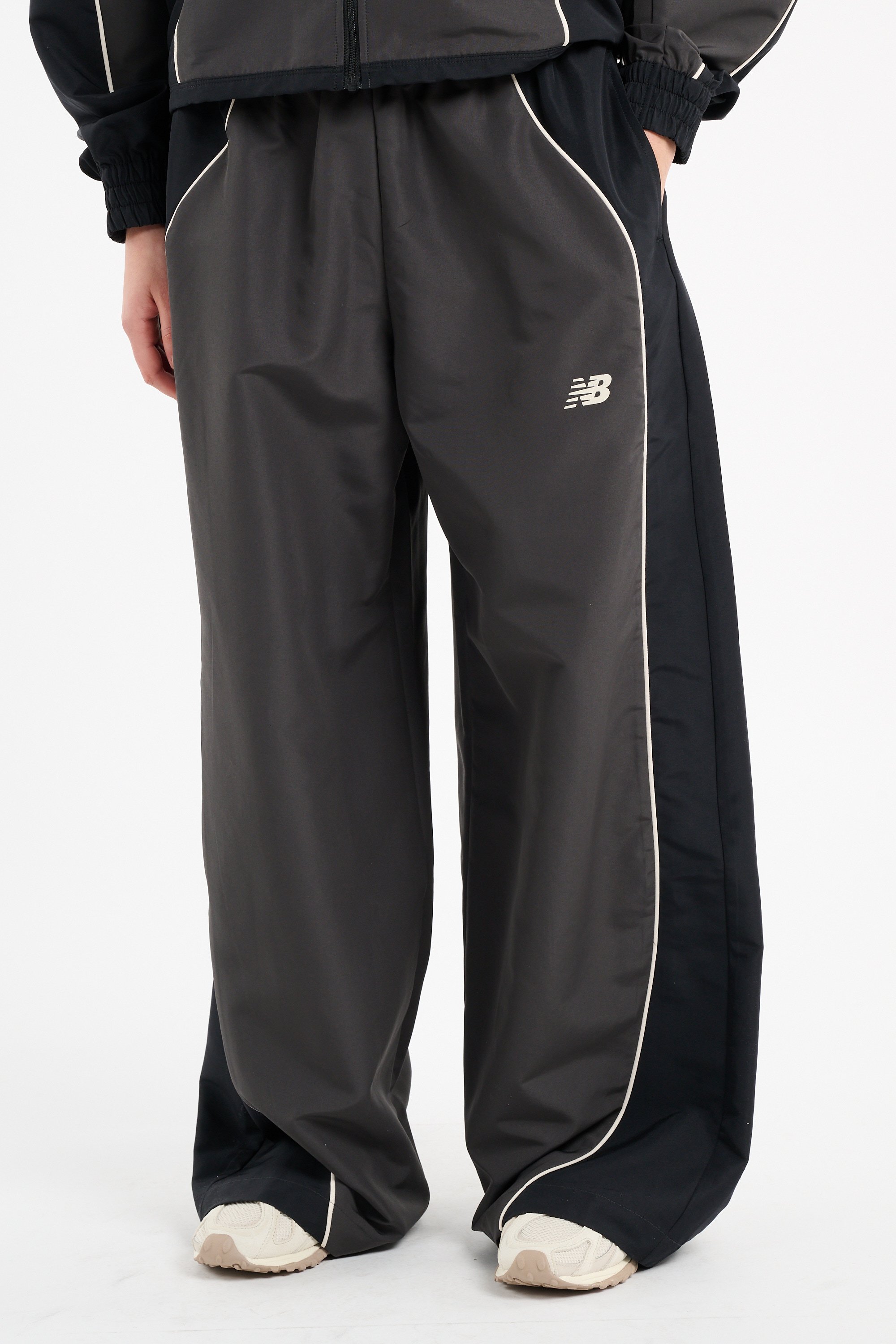 Wide-leg sweatpants | Black NEW BALANCE Women