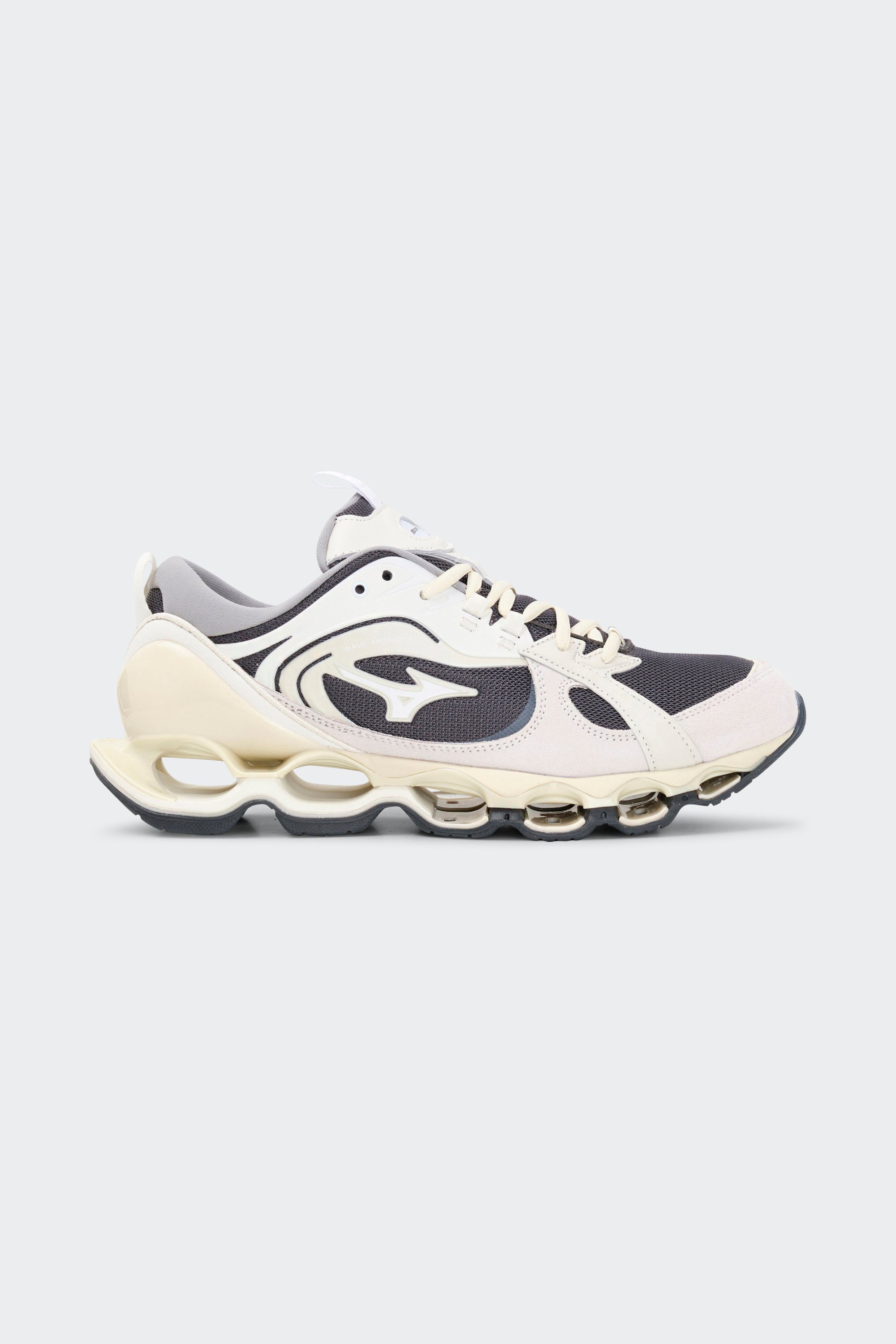 Baskets  | Beige by MIZUNO Baskets  Beige