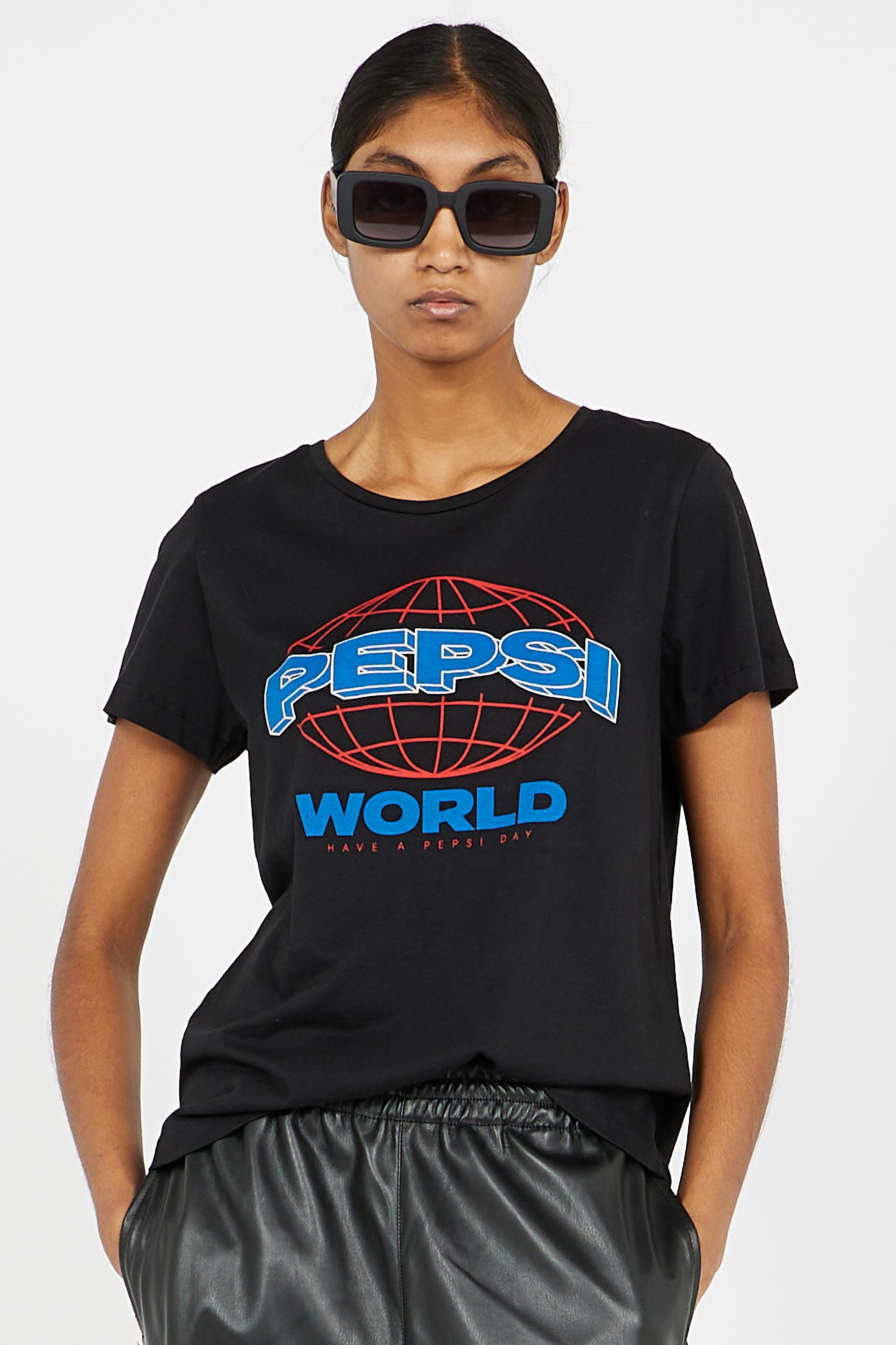 T-shirt | Black by NOISY MAY T-shirt Black