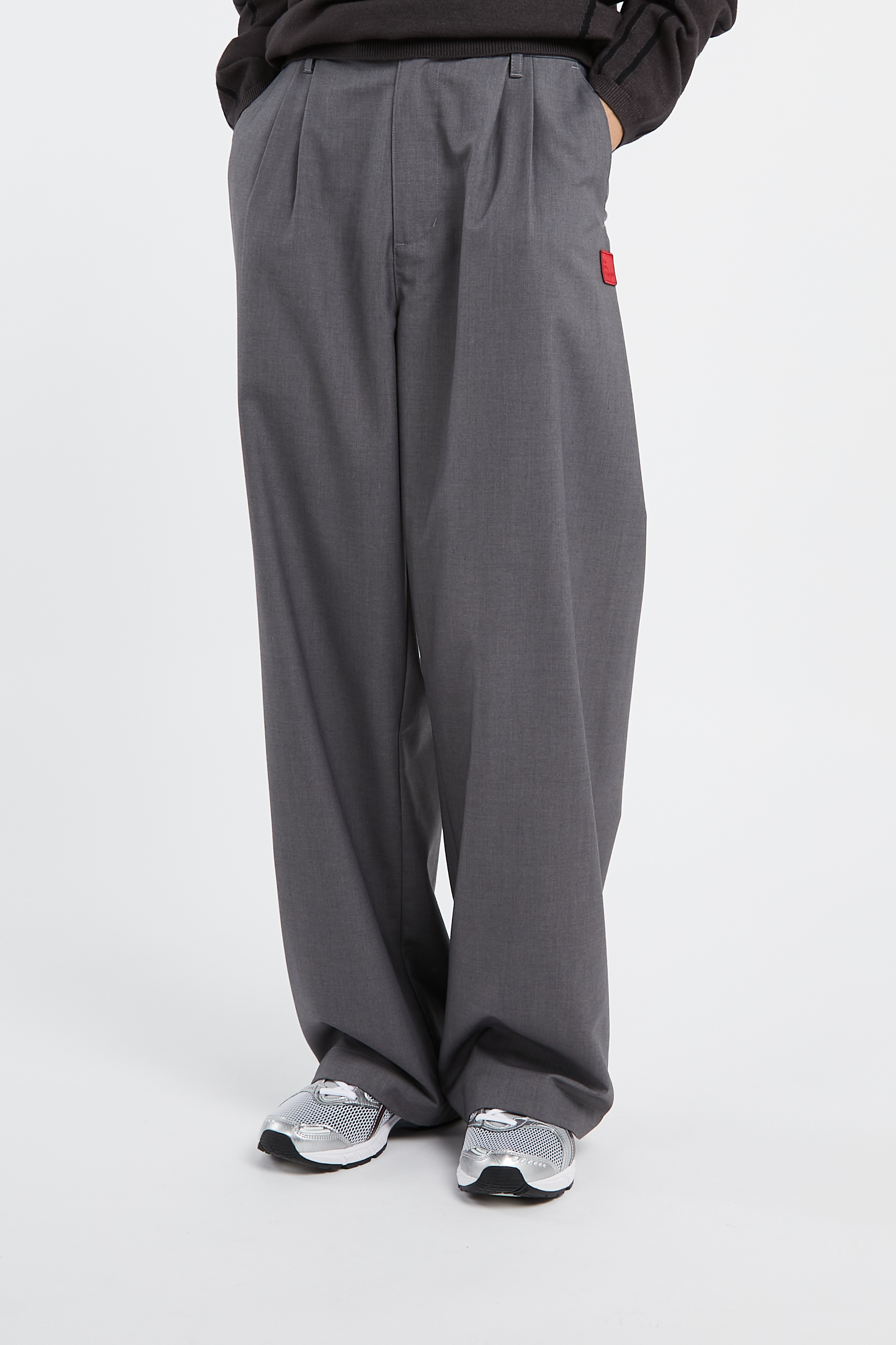 Pleated trousers Grey