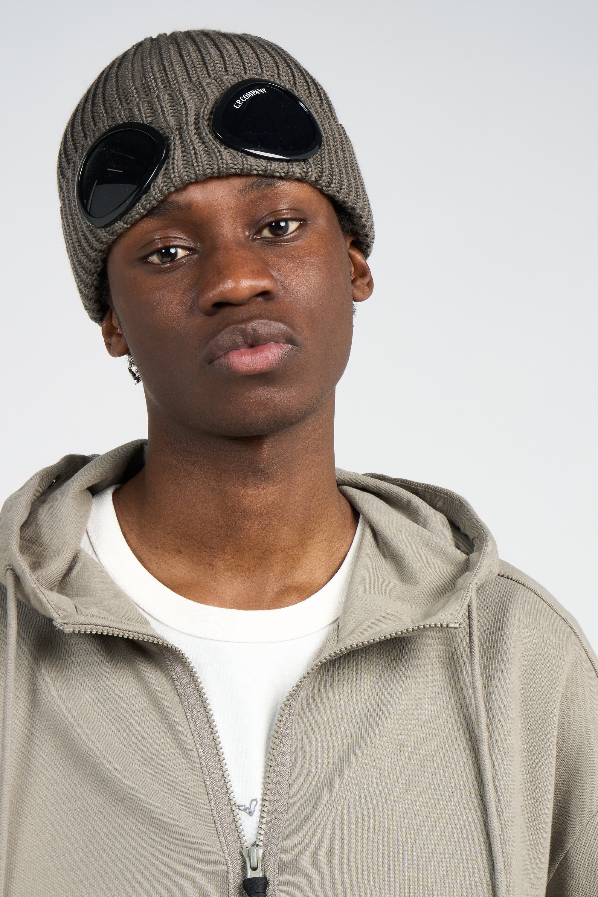 Bonnet C.P. COMPANY Beige