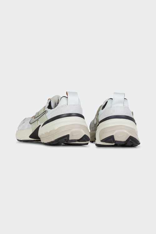NIKE Baskets Gris