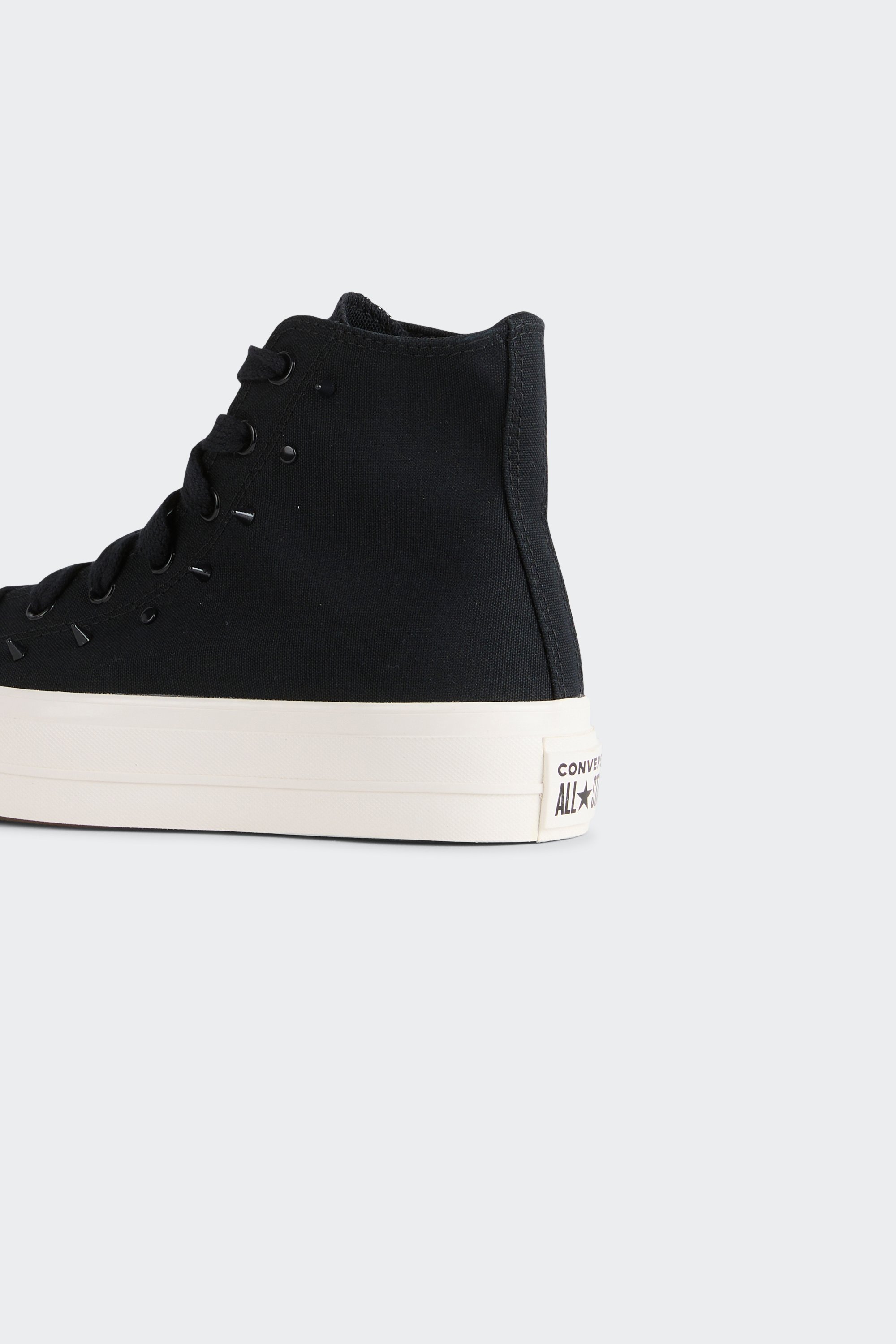 Baskets montantes | Noir by CONVERSE  Baskets montantes Noir