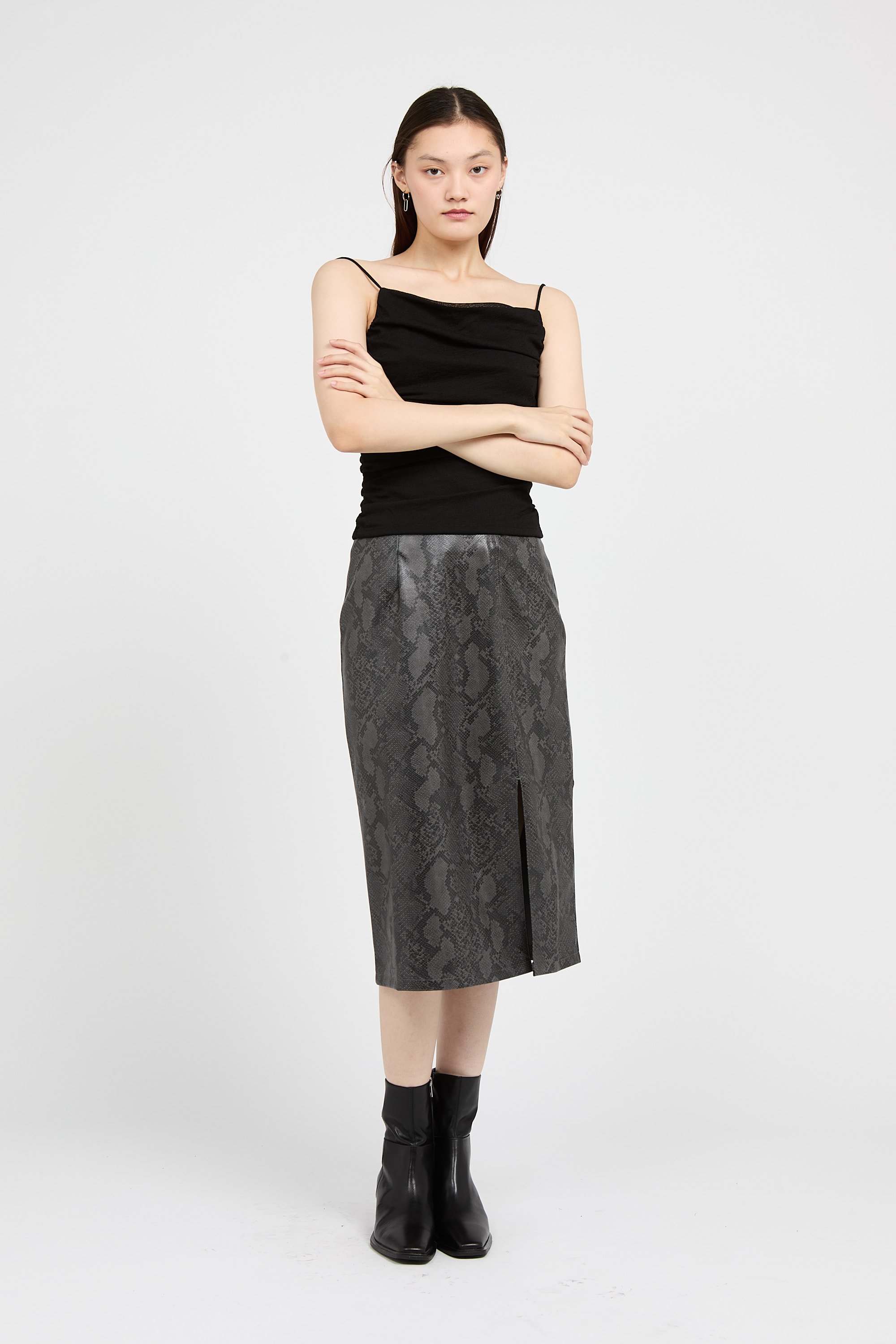 Top | Black by NOISY MAY Top Black