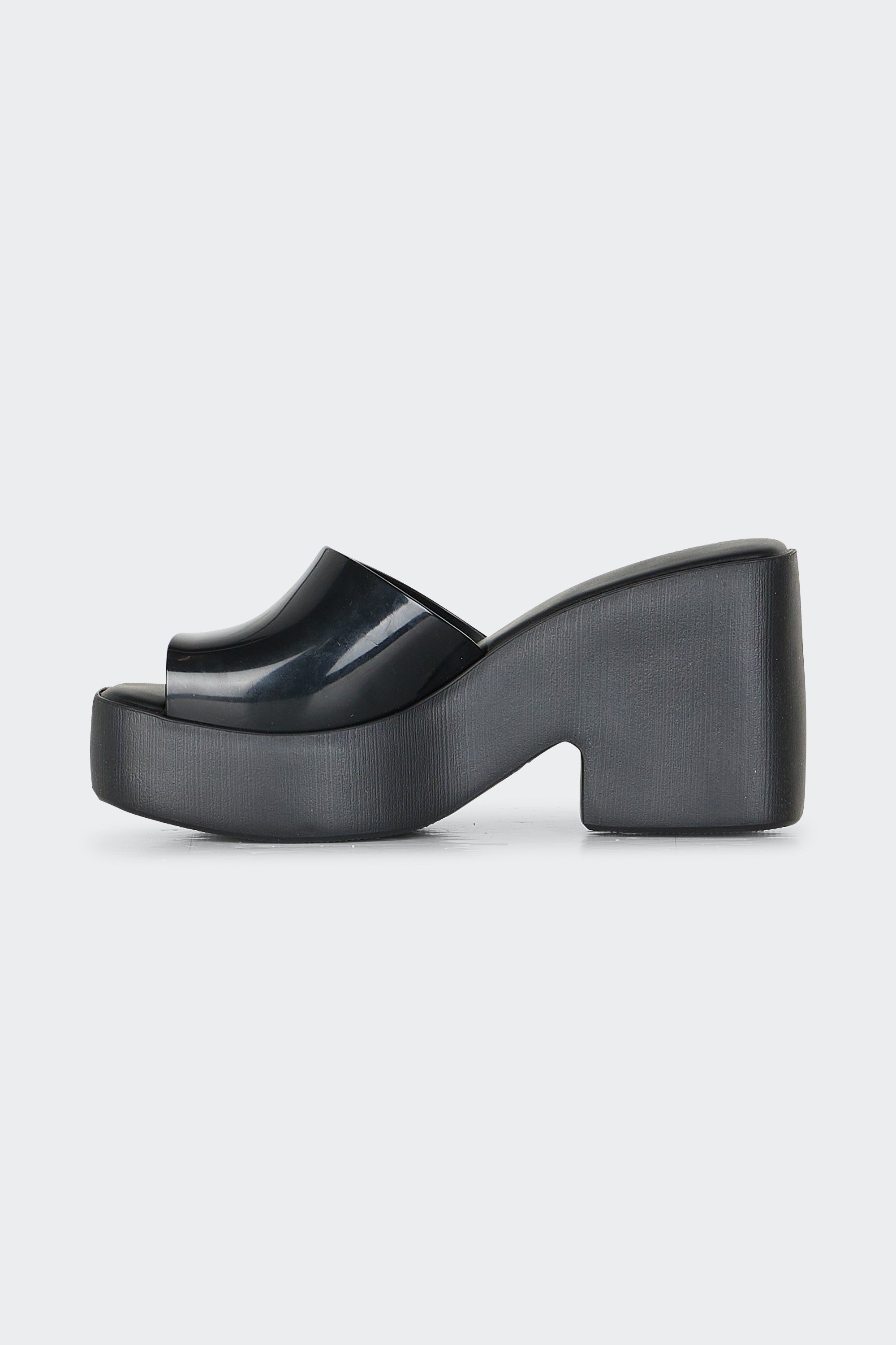 Mules | Noir by MELISSA Mules Noir