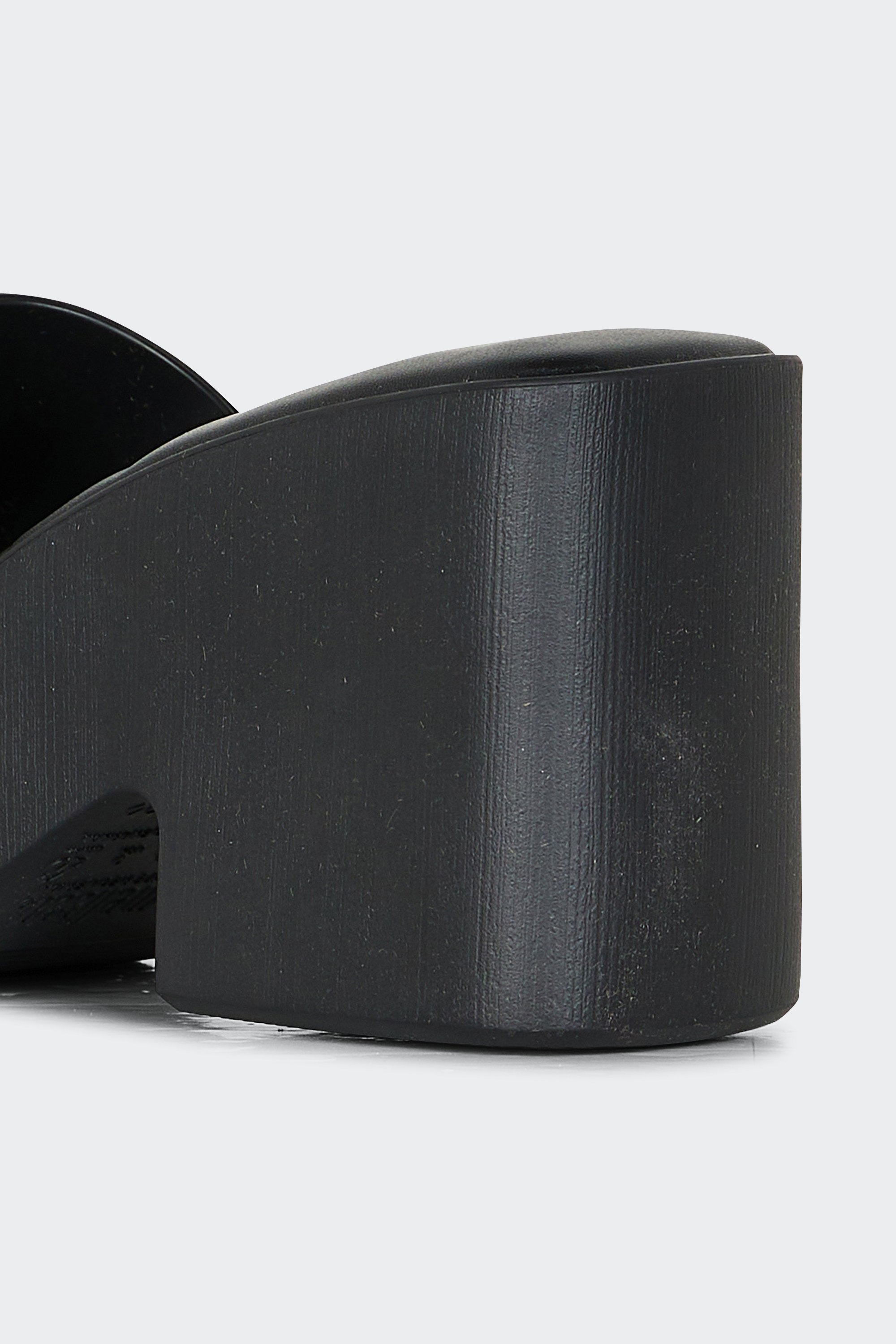 Mules | Noir by MELISSA Mules Noir