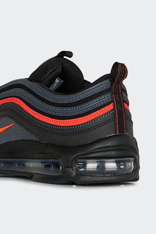 NIKE Baskets basses Rouge