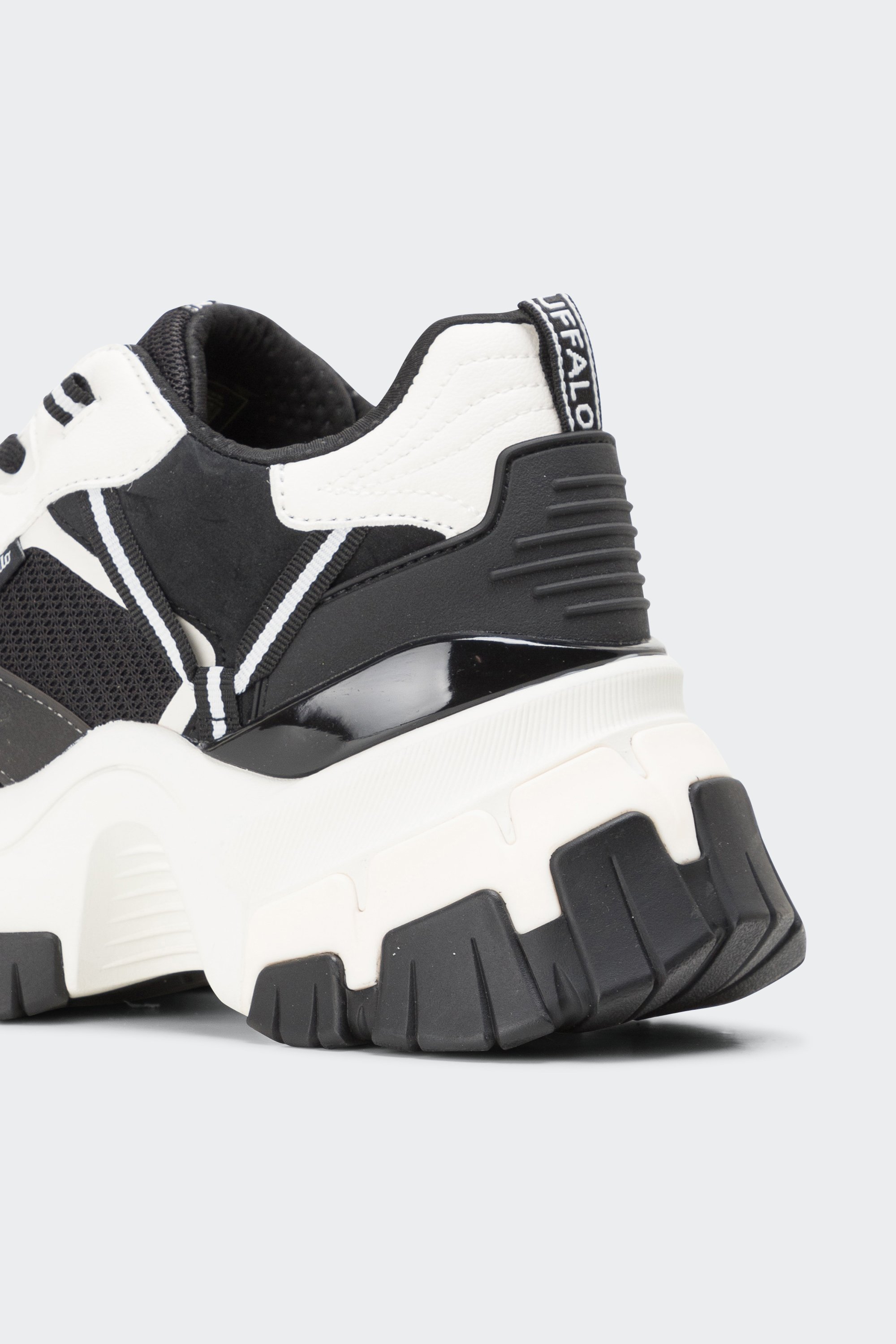 Sneakers | Black by BUFFALO Sneakers Black