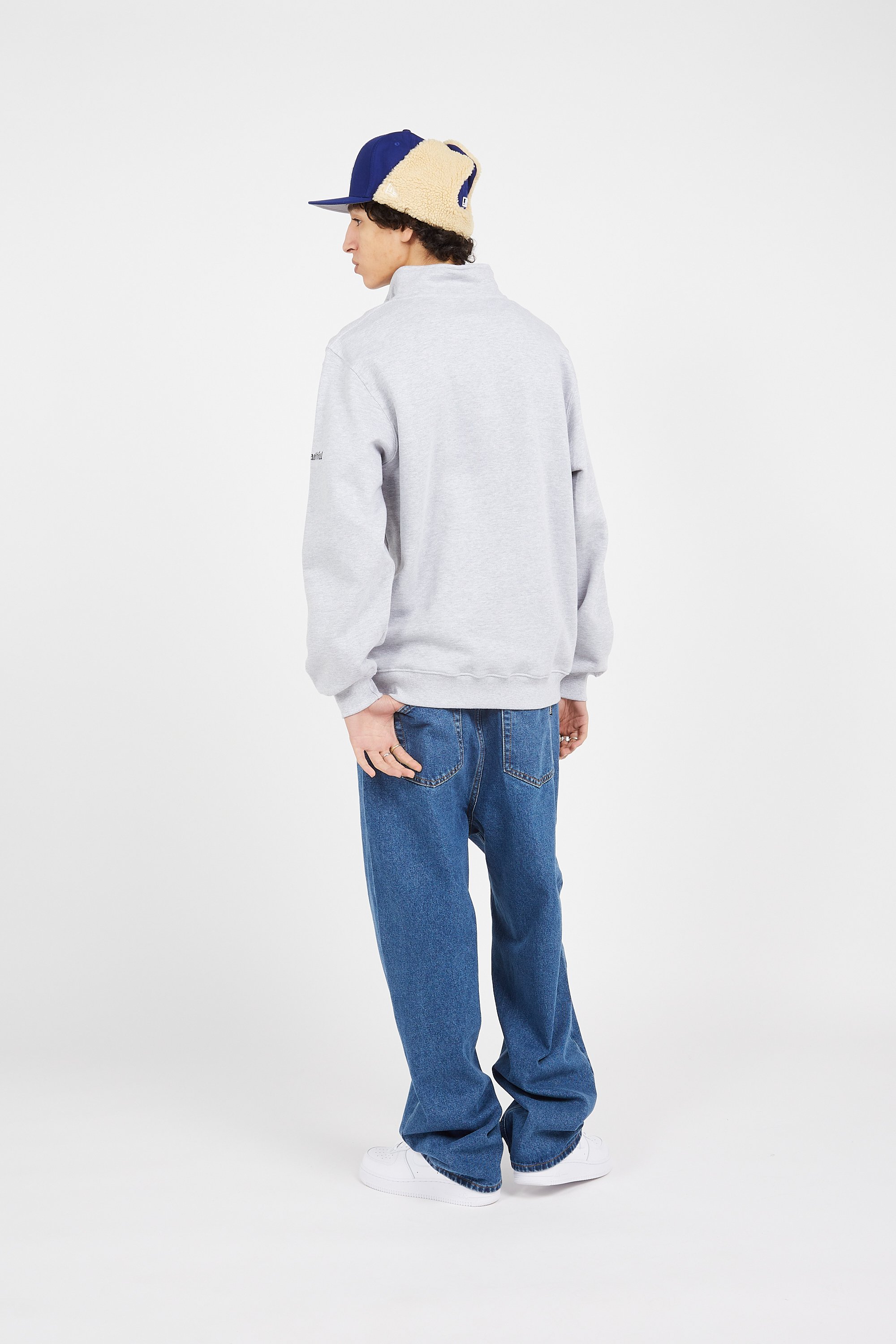 Sweatshirt | Gris by WASTED Sweatshirt Gris