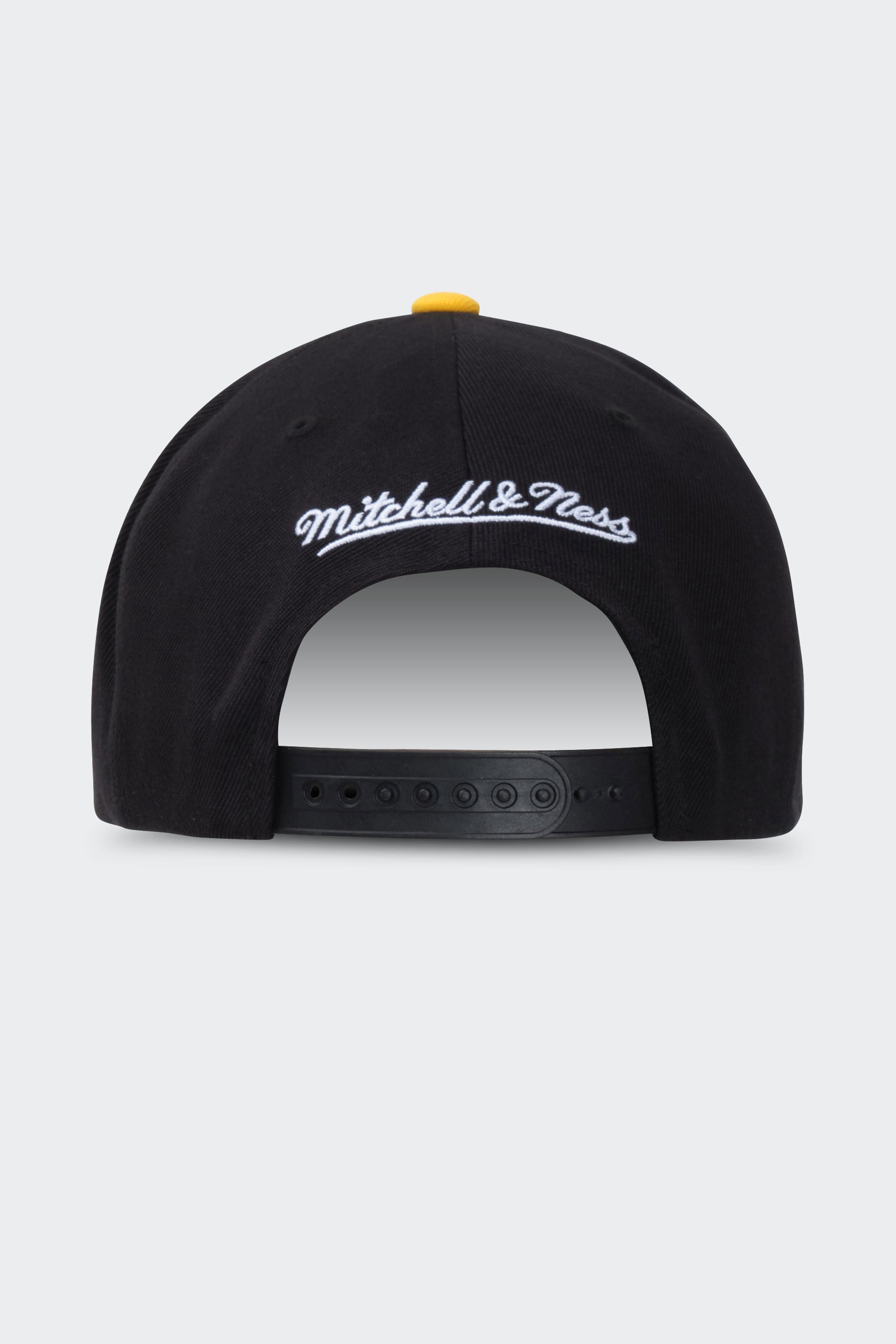 Cap | Black by MITCHELL & NESS Cap Black