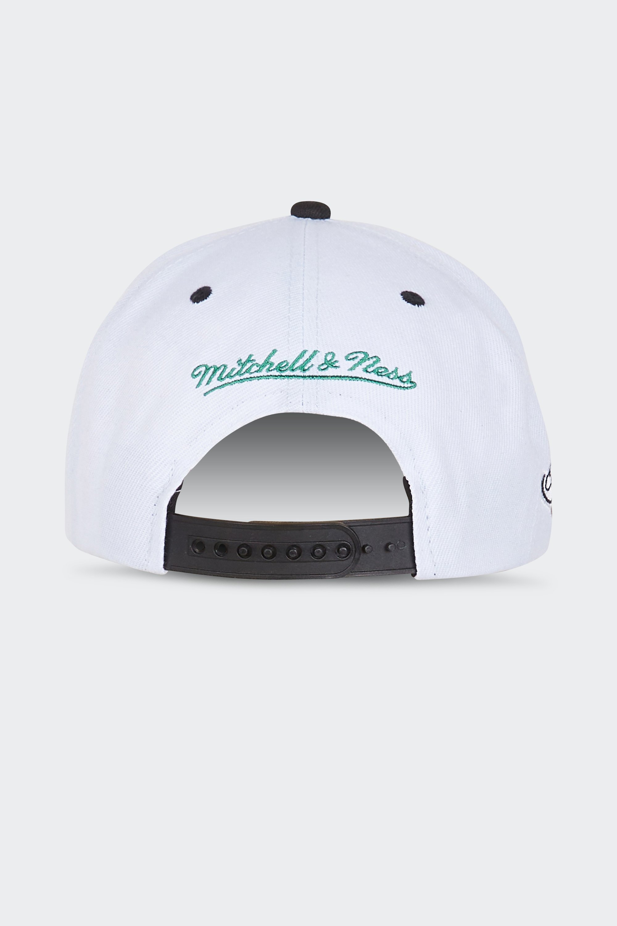 Cap | White by MITCHELL & NESS Cap White