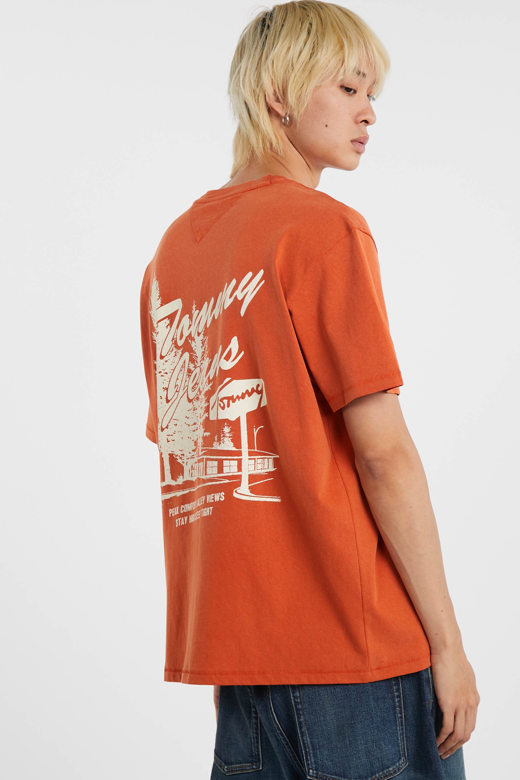 Regular-fit round-neck cotton T-shirt | Orange by TOMMY JEANS Regular-fit round-neck cotton T-shirt Orange