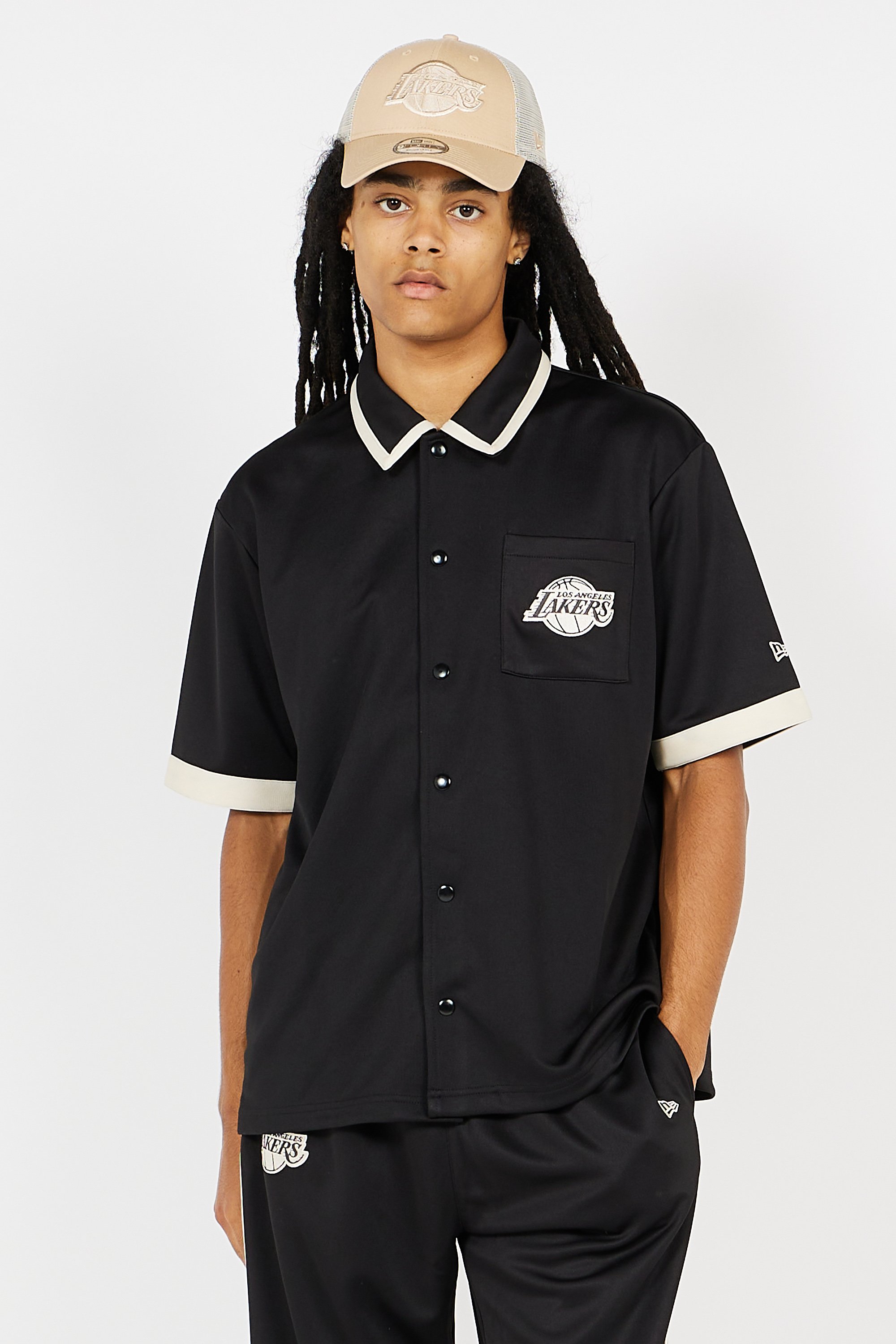 Shirt | Black by NEW ERA Shirt Black