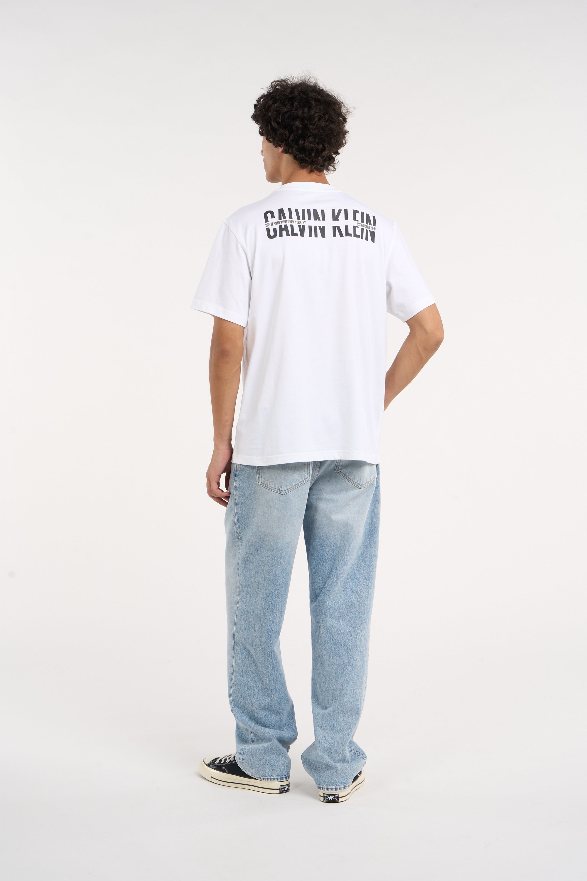 Regular-fit round-neck cotton T-shirt | White CALVIN KLEIN Men