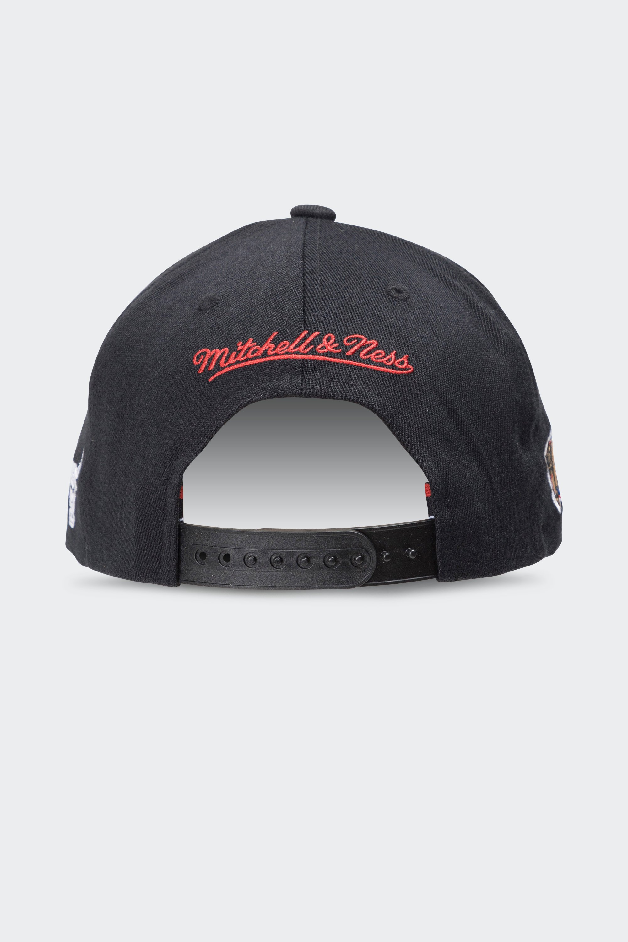 Cap | Black by MITCHELL & NESS Cap Black